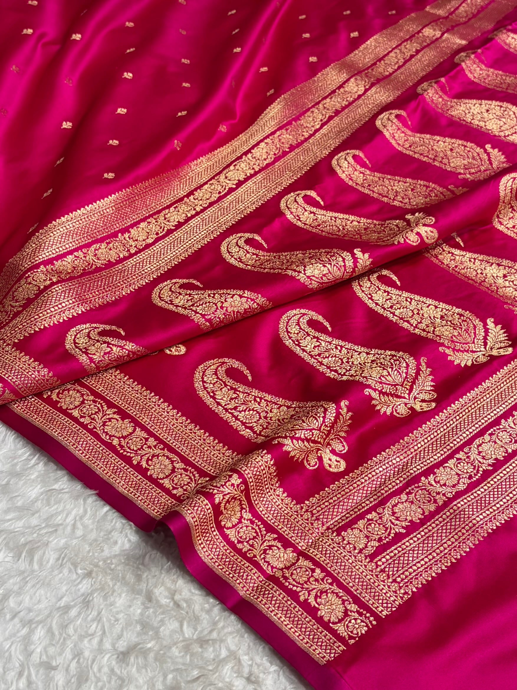 Banarasi Satin Katan Saree Booti Pattern in Cross Rani Shades SK128