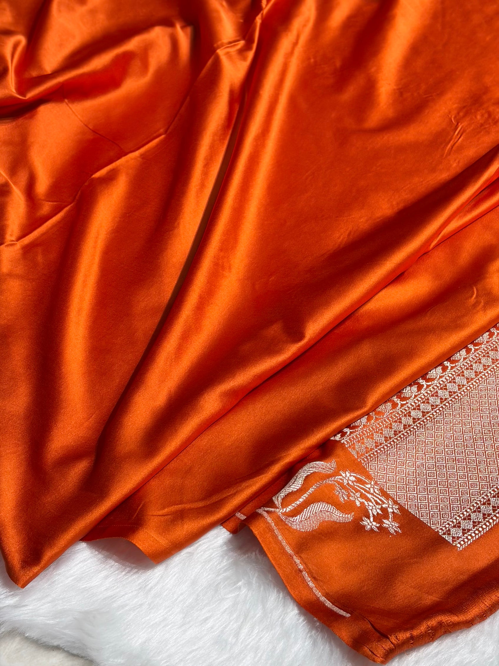 Orange Shades Floral Border Booti Mashru Silk Saree MS74