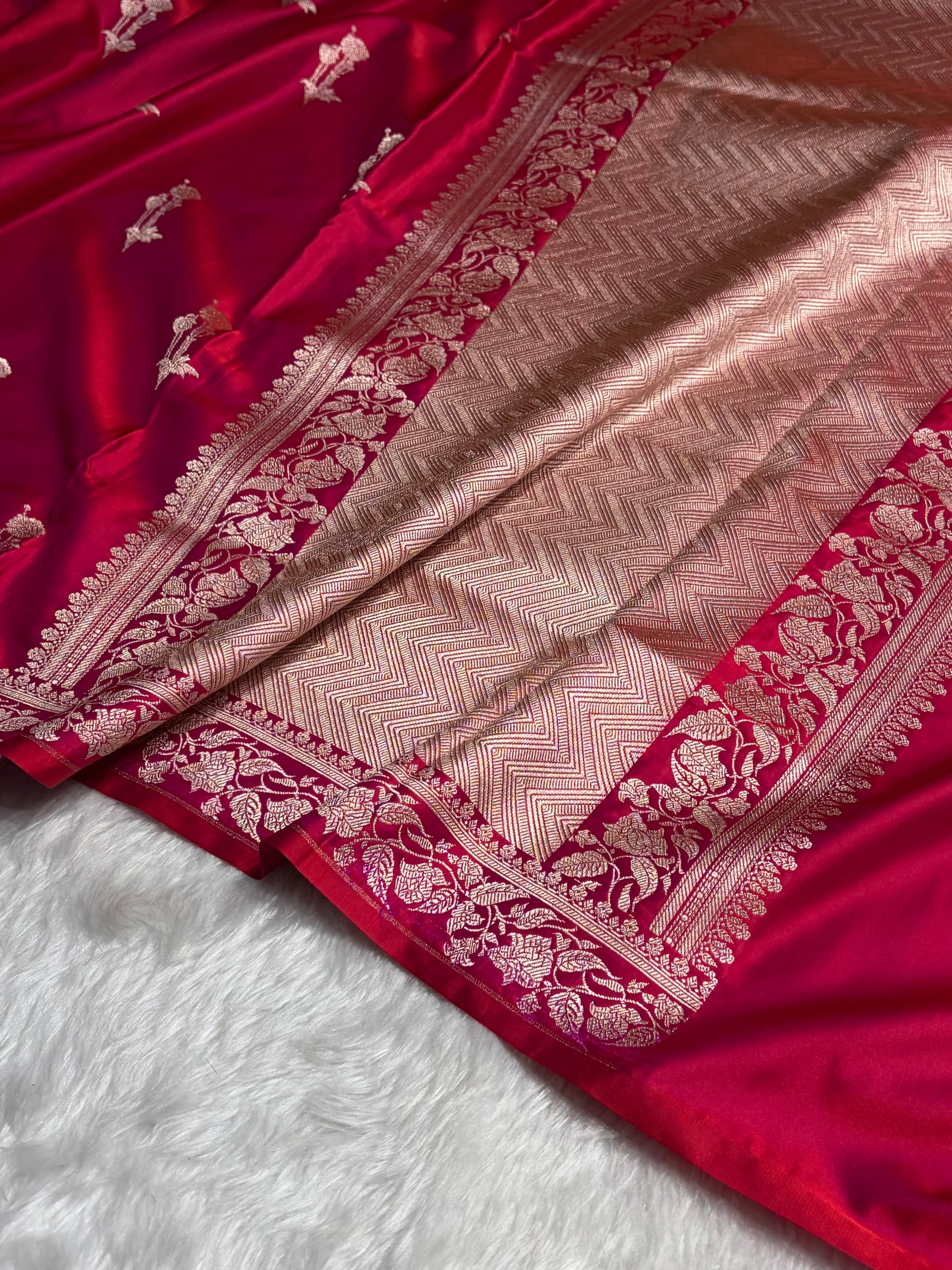 Reddish Magenta Boota With Floral Border Mashru Silk Saree MSM-92