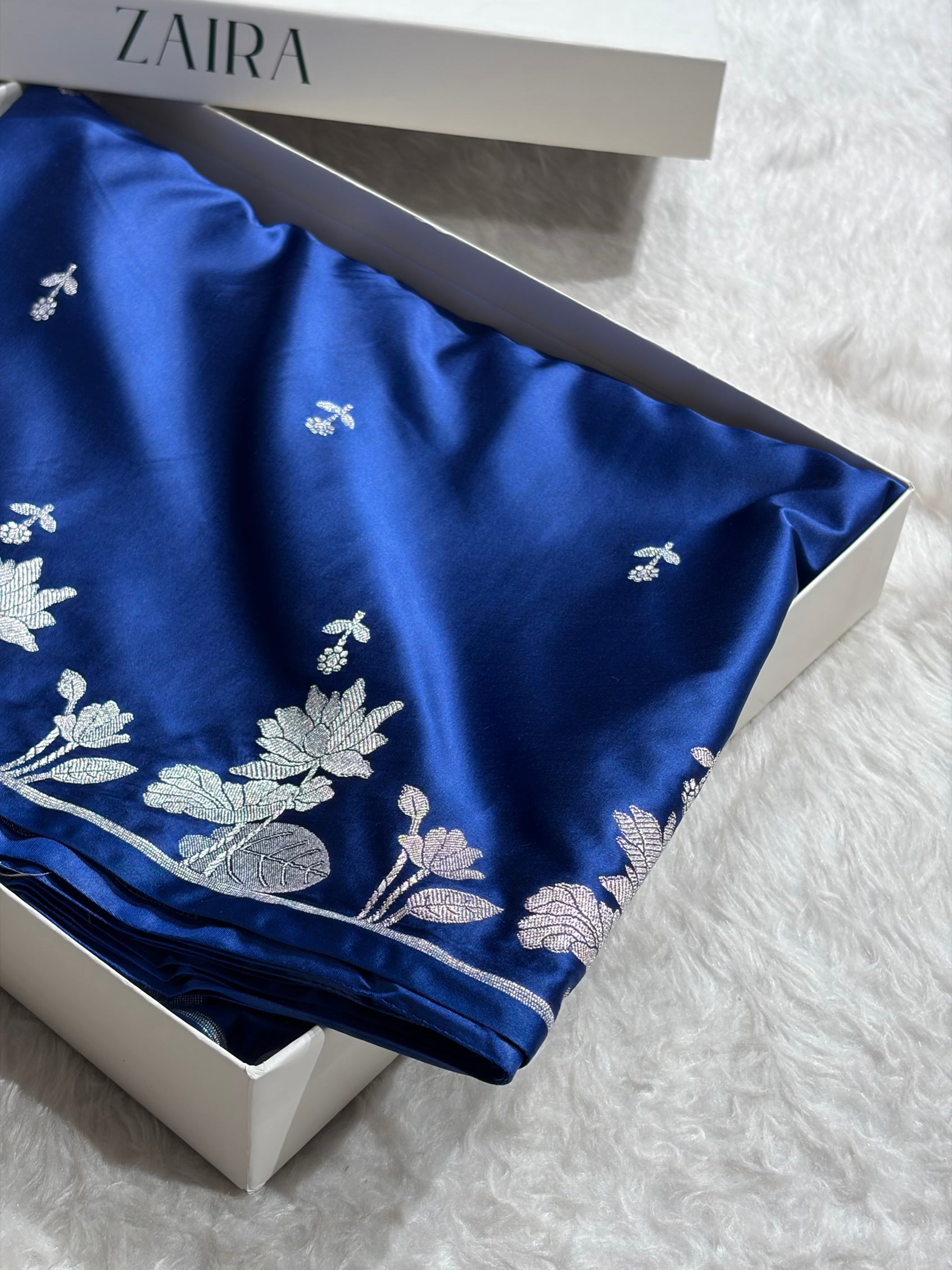 Royal Blue Shades Floral Border Booti Mashru Silk Saree