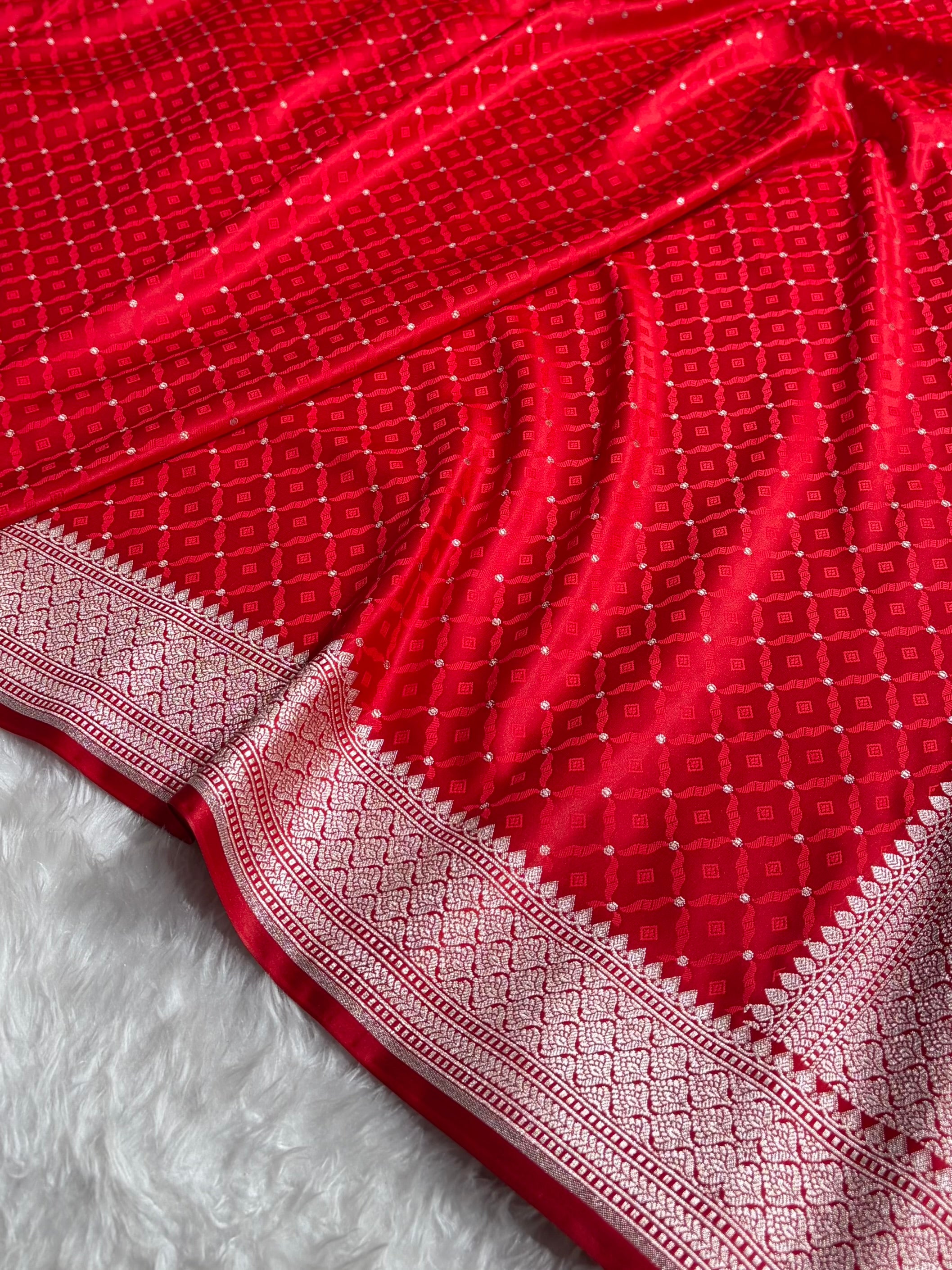 Red Shades Tanchoi Motif Mashru Silk Saree MST-14