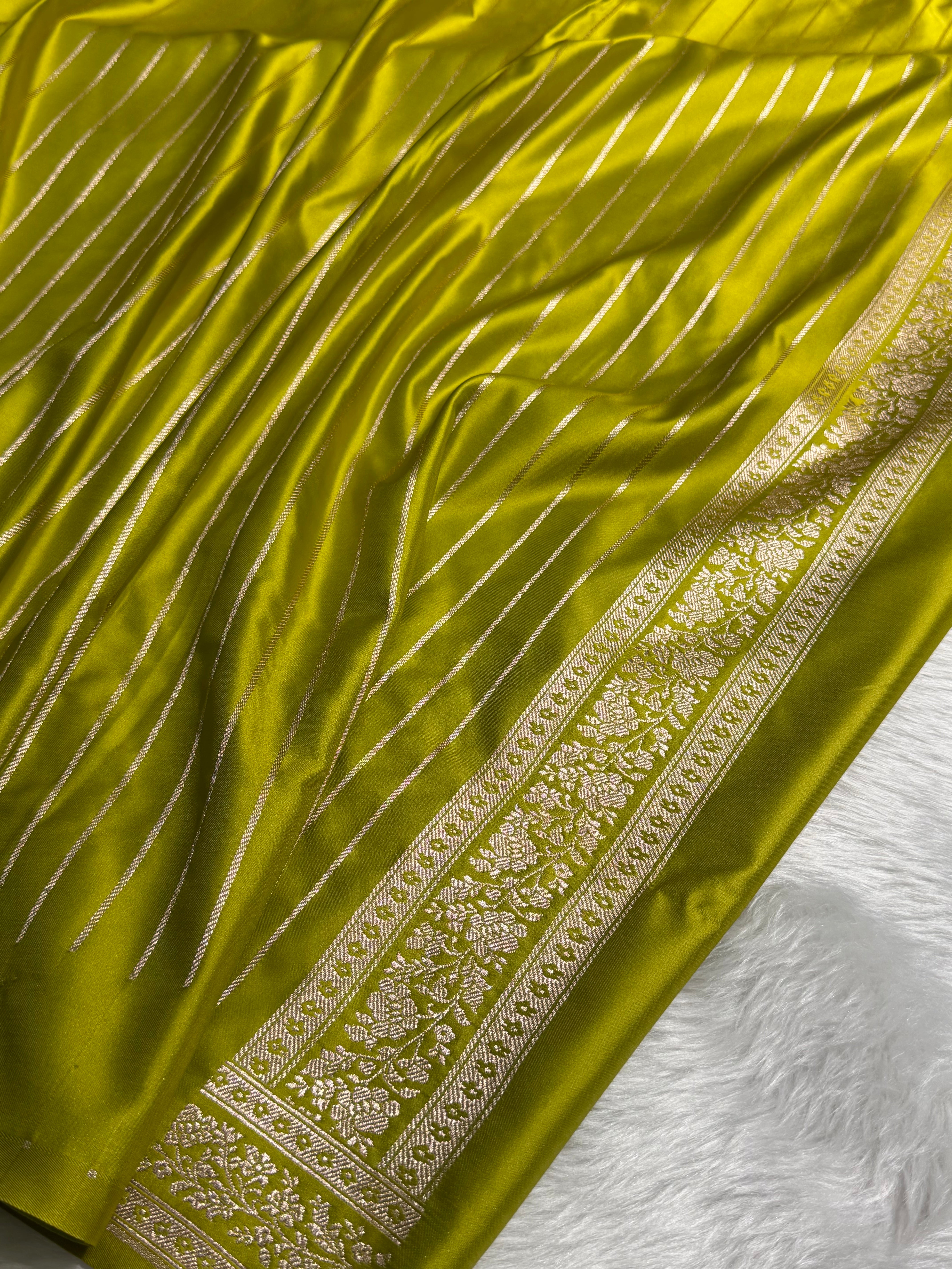 Apple Green Shades Tanchoi Motif Mashru Silk Saree MST-16