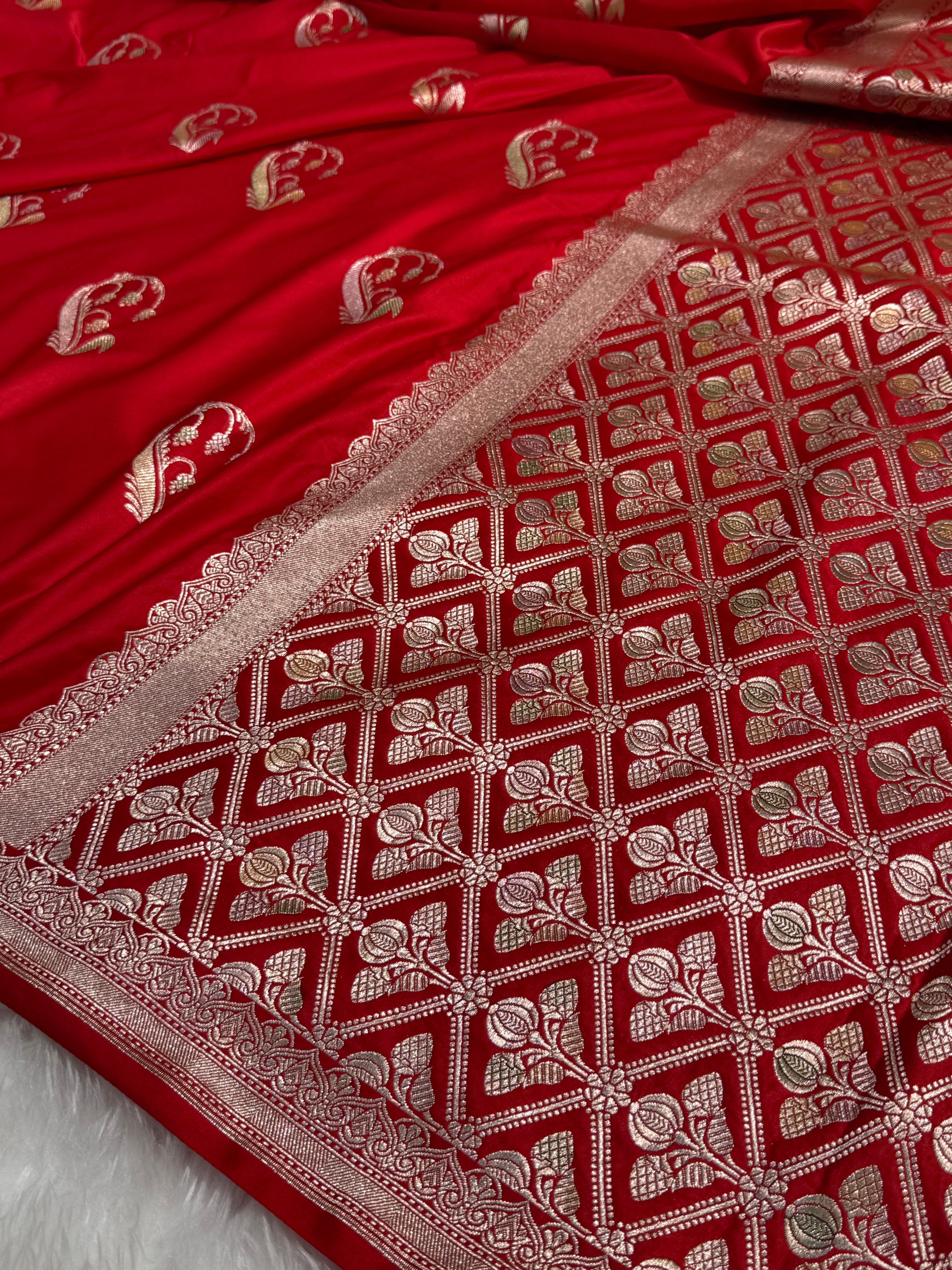 Red Unique Boota Motif Mashru Silk Saree