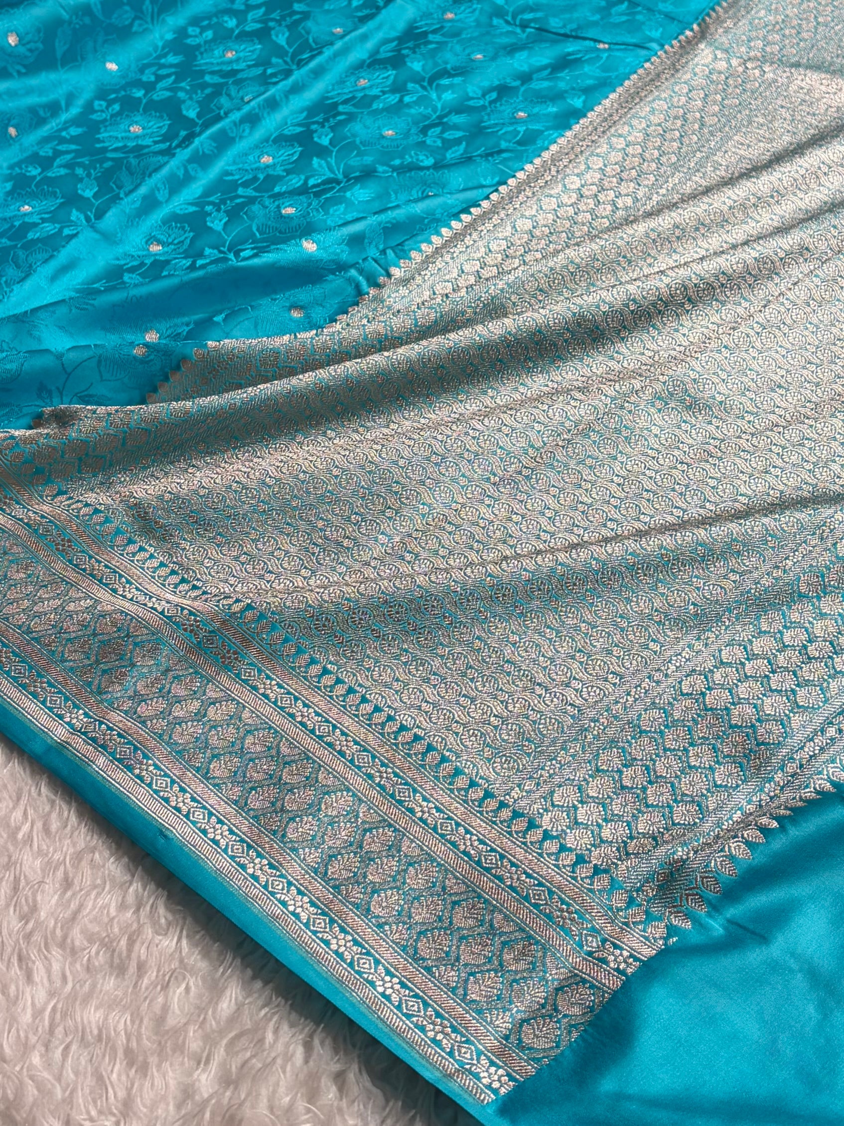 Banarasi Firozi Floral Booti Mashru Silk Saree