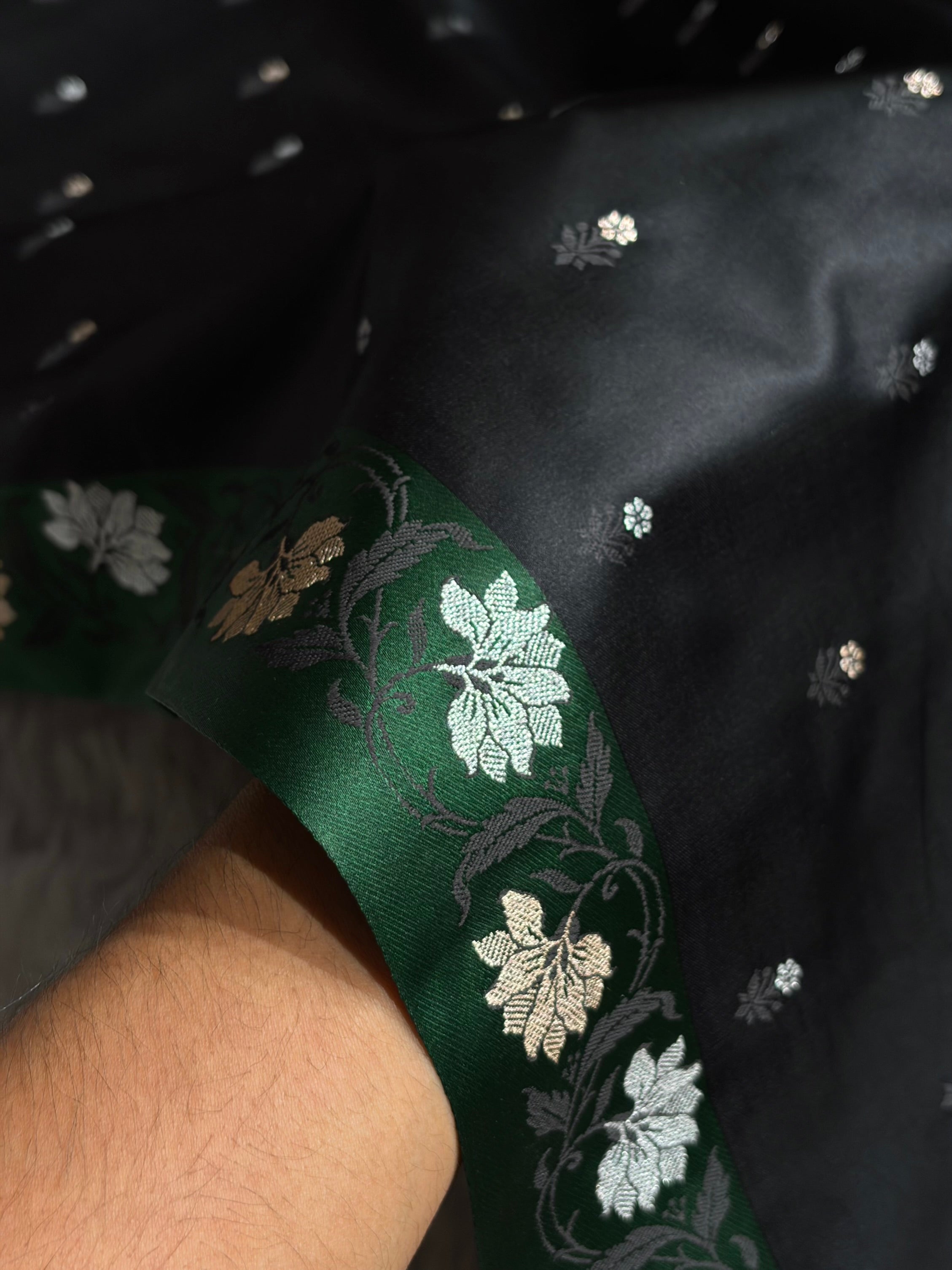 Black With Bottle Green Floral Boota With Floral Border Mashru Silk Saree MSM-78