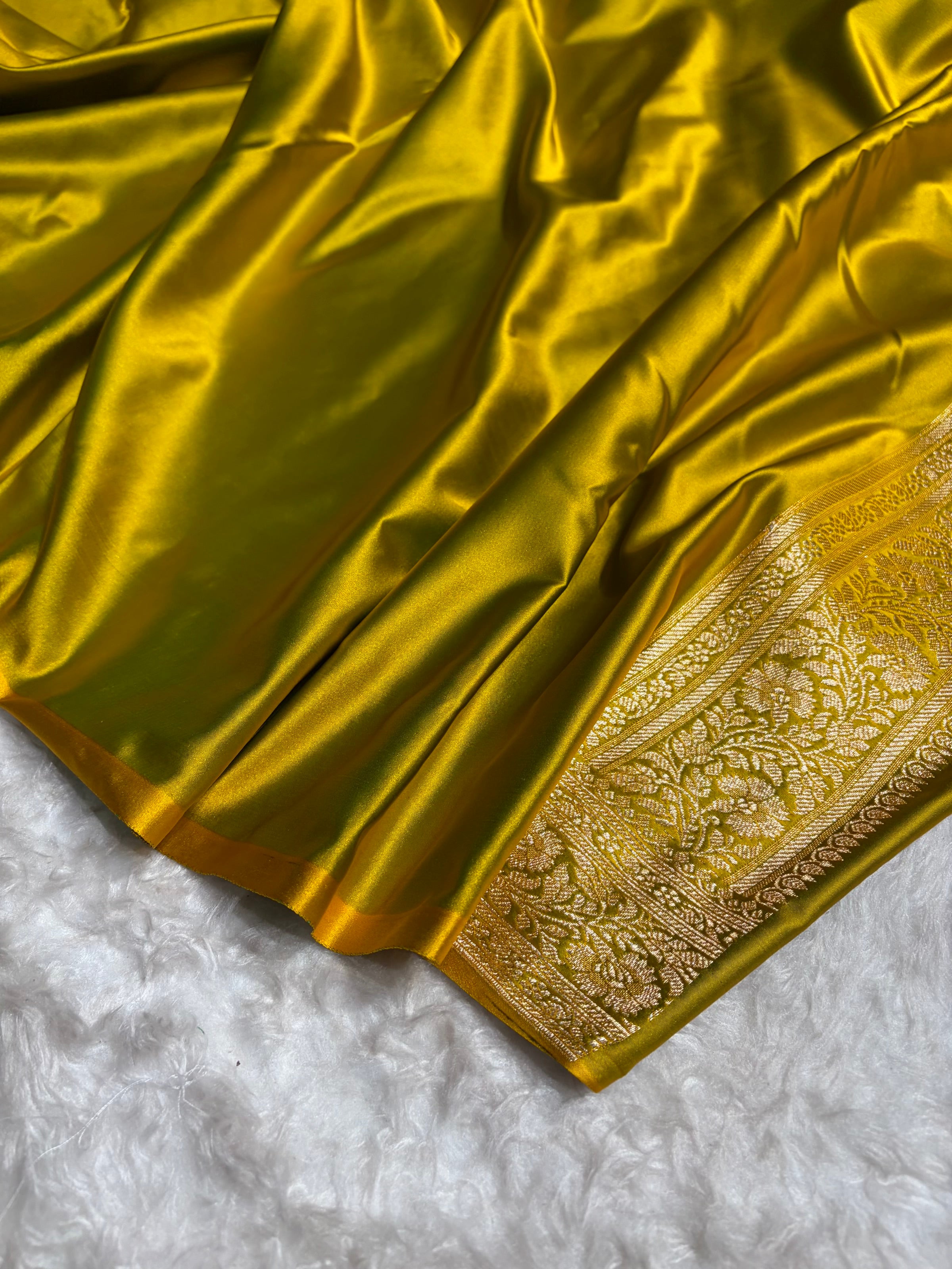 Liril Mehendi Treditional Banarasi Booti Pattern Satin Katan Silk Saree SK65