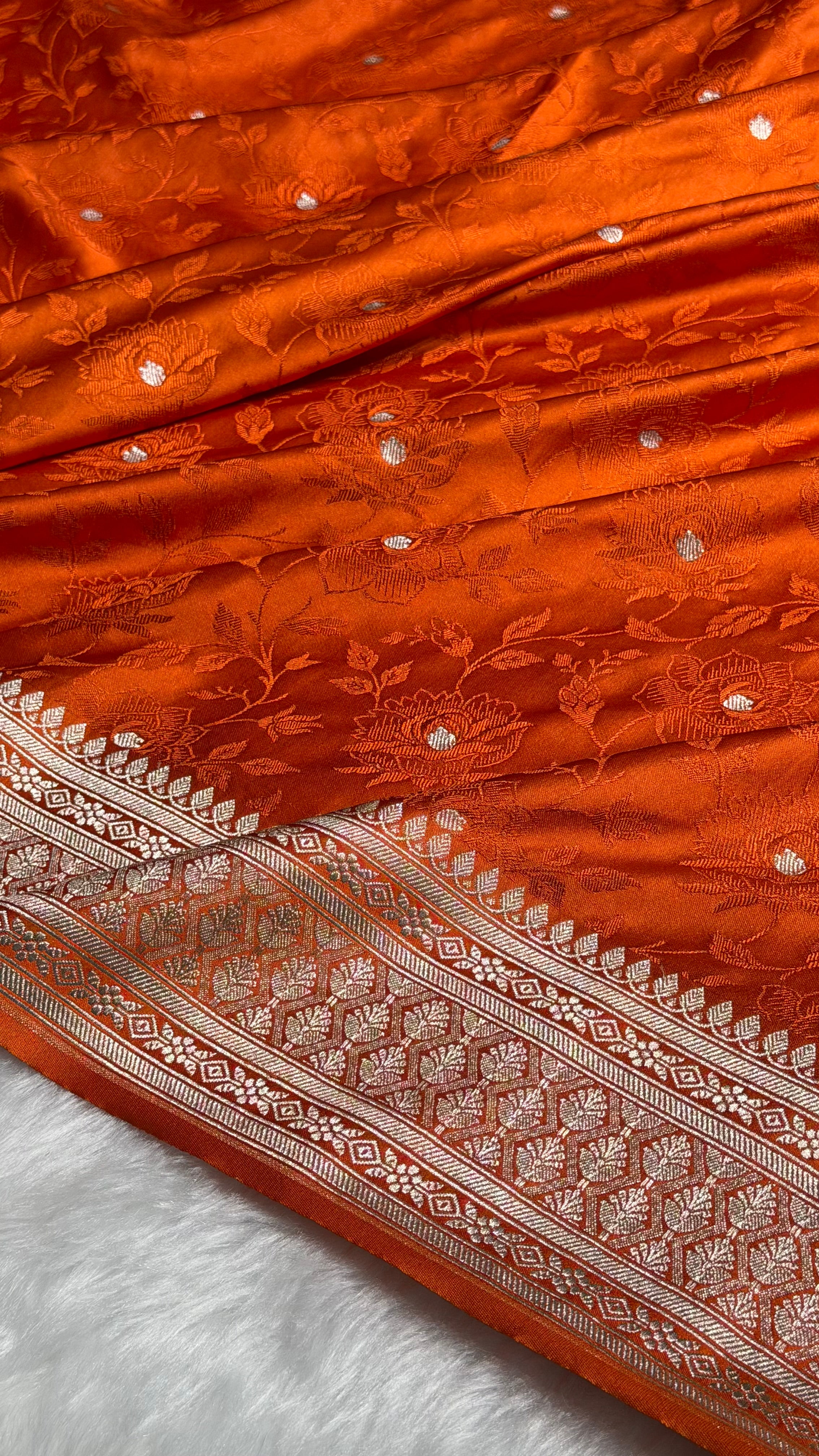 Banarasi Tanchoi Rust Orange Shades Floral Booti Mashru Silk Saree