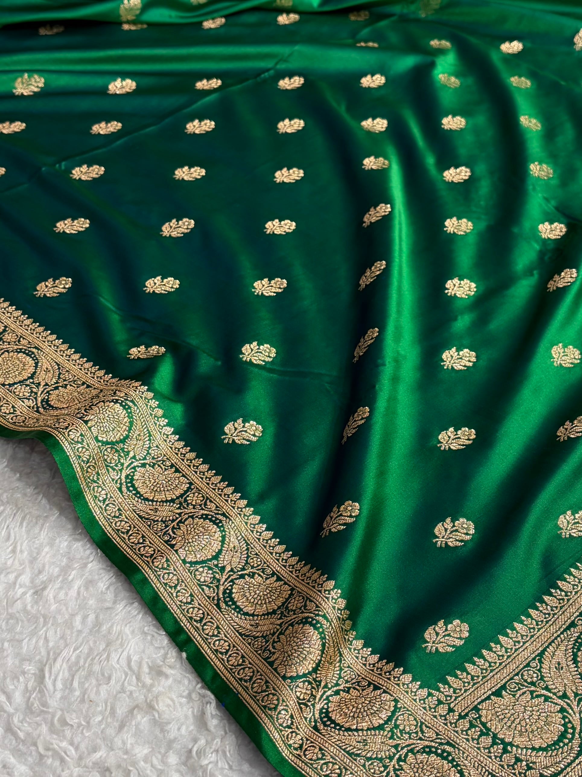 Cross Green Floral Boota Pattern Satin Katan Silk Saree SK71