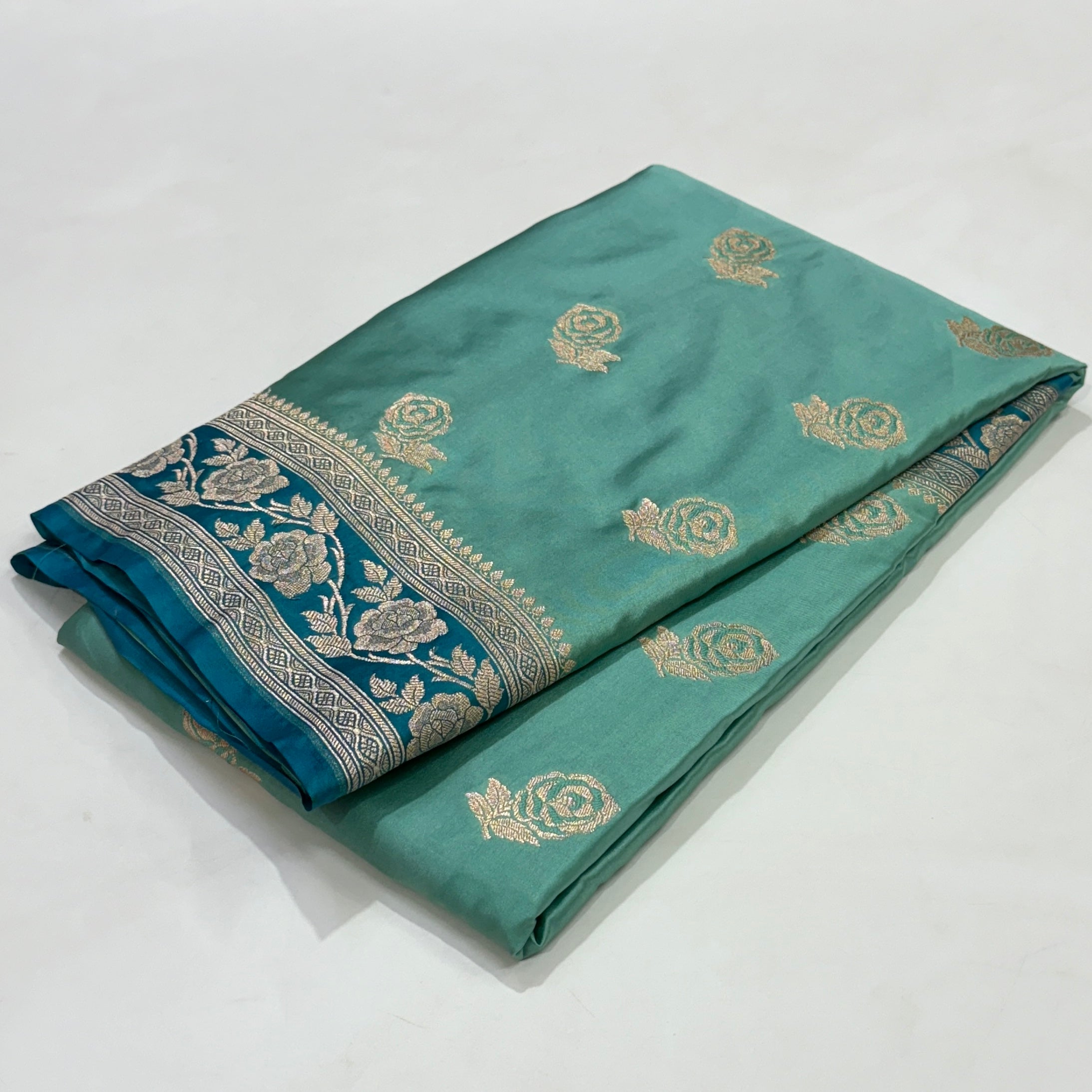 Contrast Turquoise - blue Combination Rose Motif Mashru Silk Saree