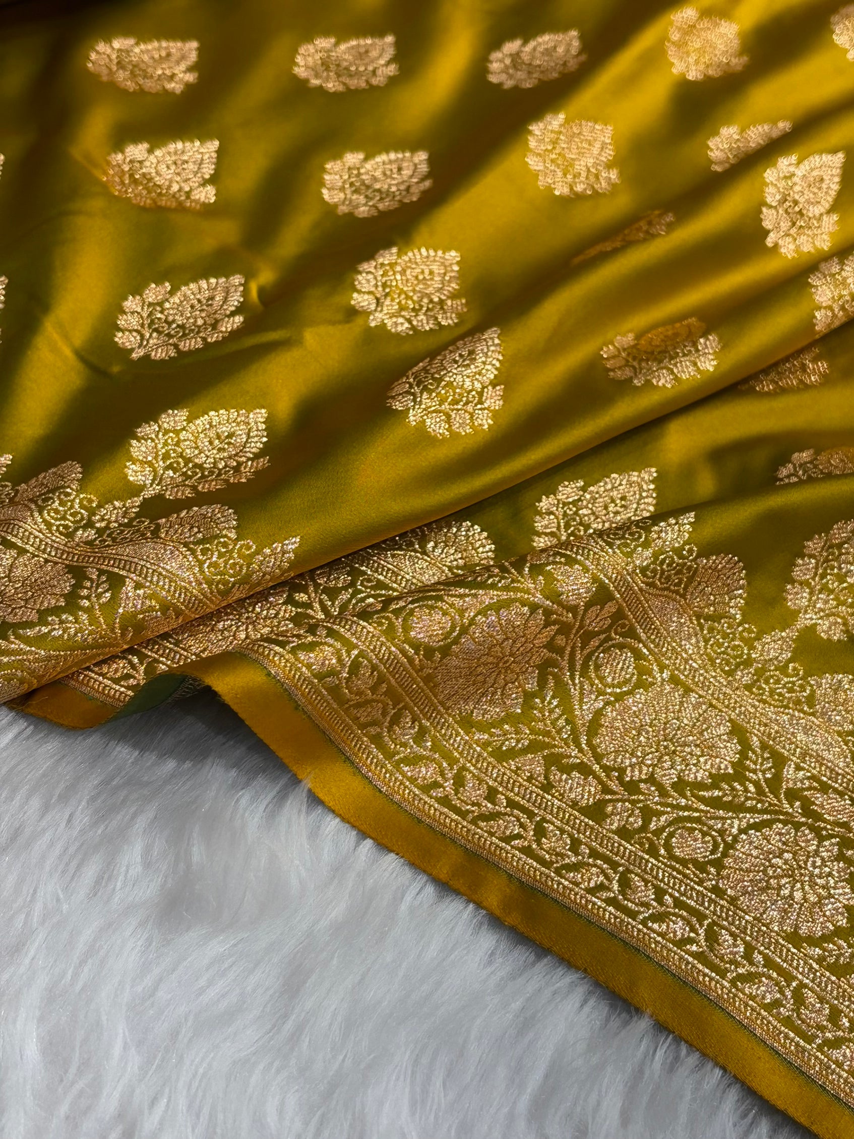 Liril Mehendi Floral Boota Pattern Satin Katan Silk saree SK45