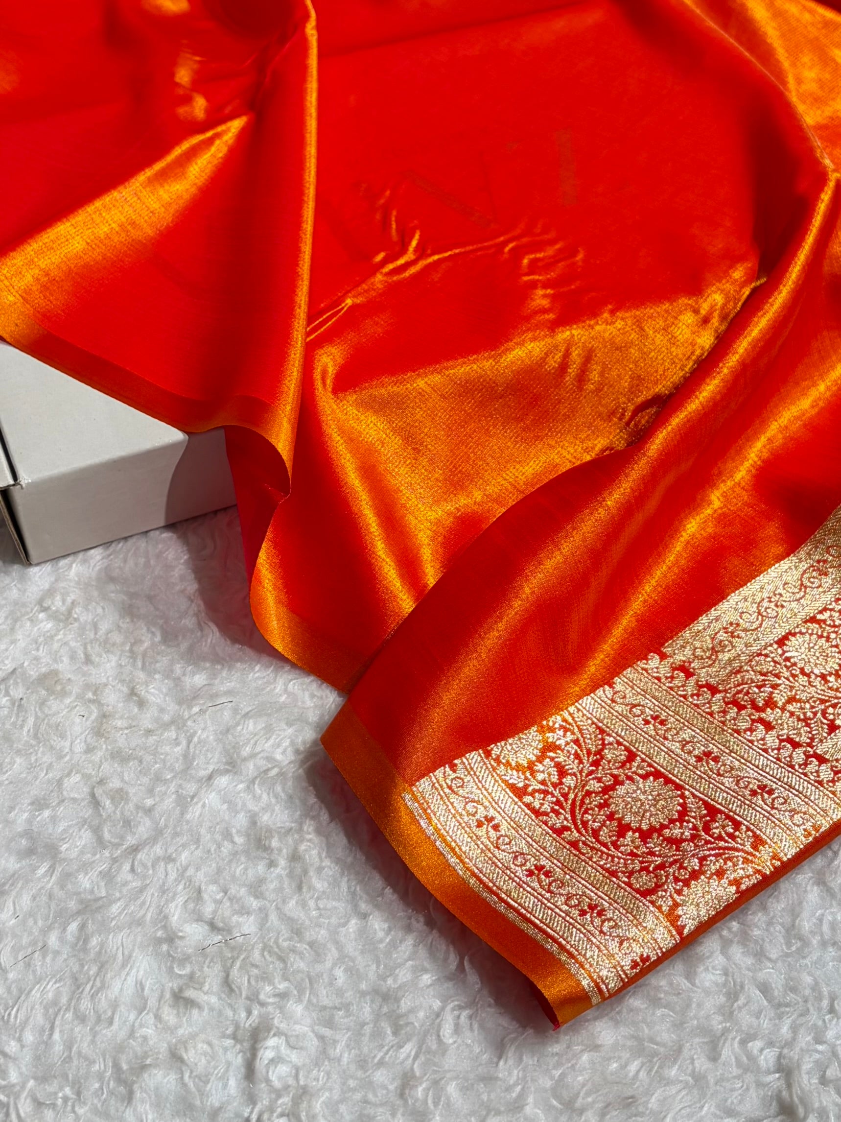 Fire Gold Shades Cross Pattern Banarasi Satin Silk Saree SS39