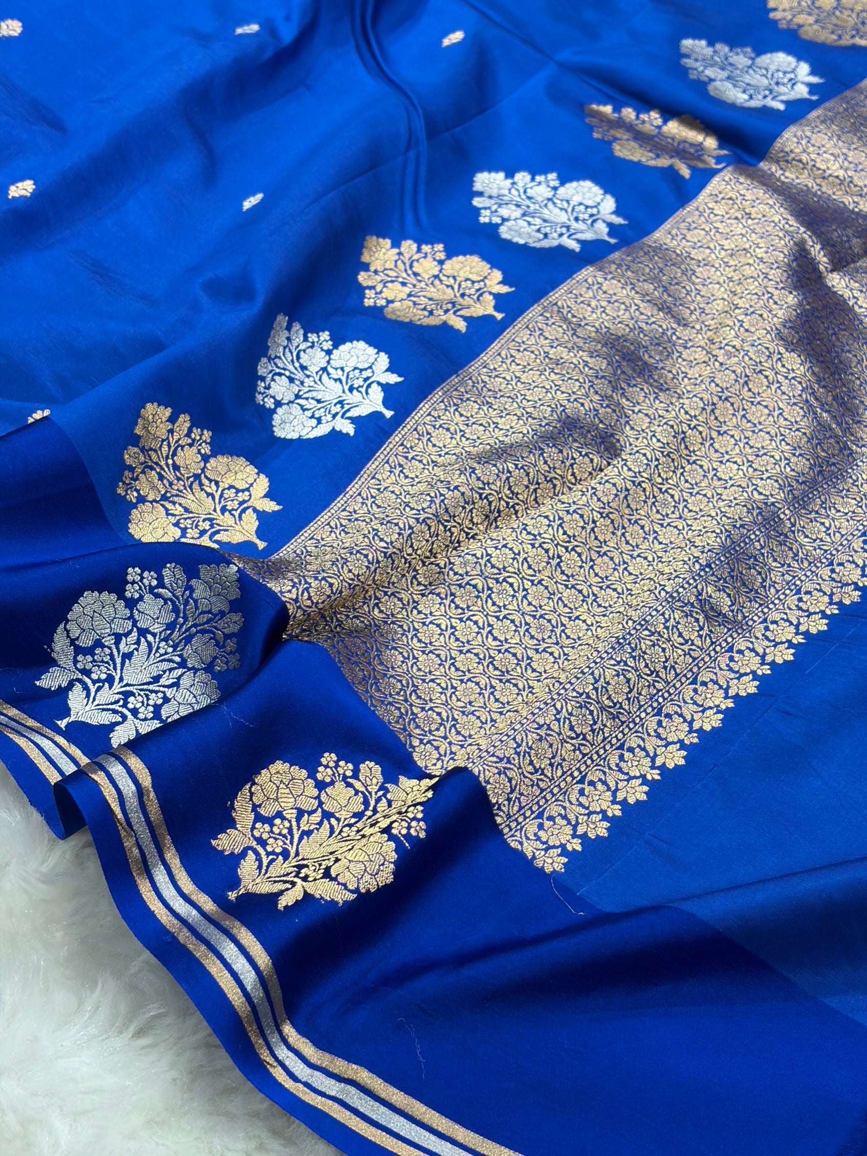 Royal Blue Handwoven Kaduwa Pure Katan Paper Silk RM-01