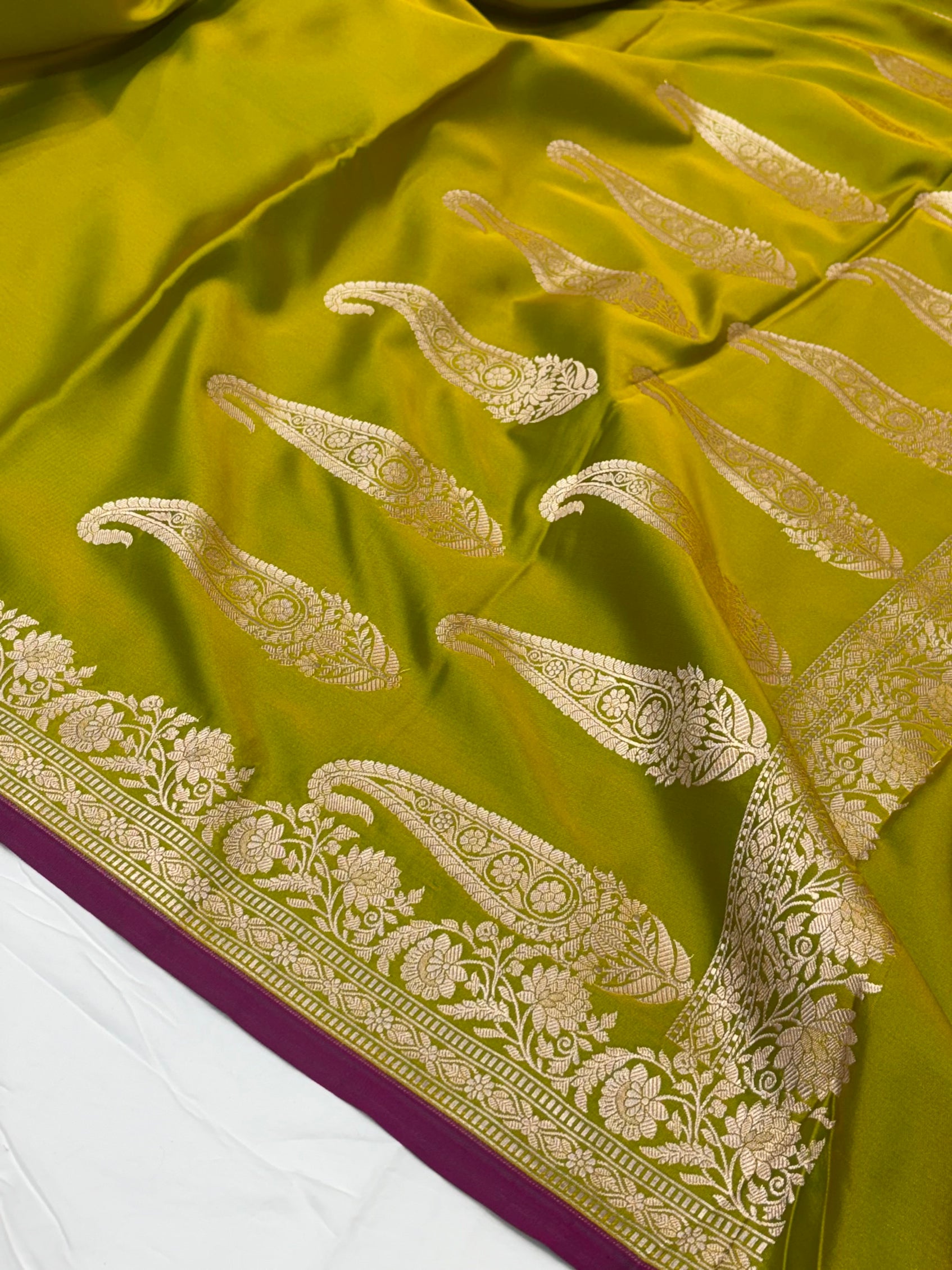 Mahndi Shade With Booti Pattern Mashru Silk Saree