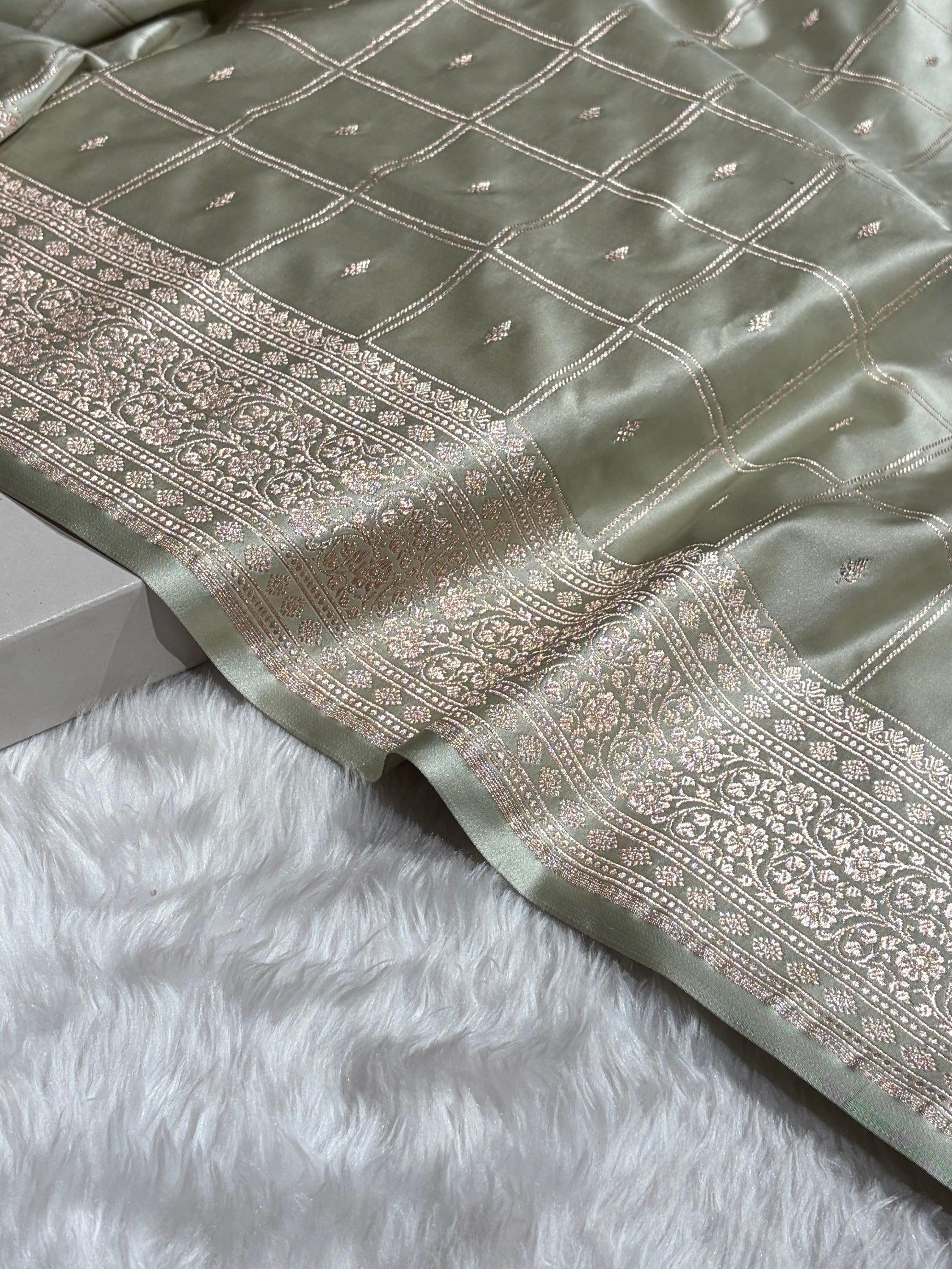 Pastel Pista Shades Banarasi With Floral Border Mashru Silk Saree MSM-124