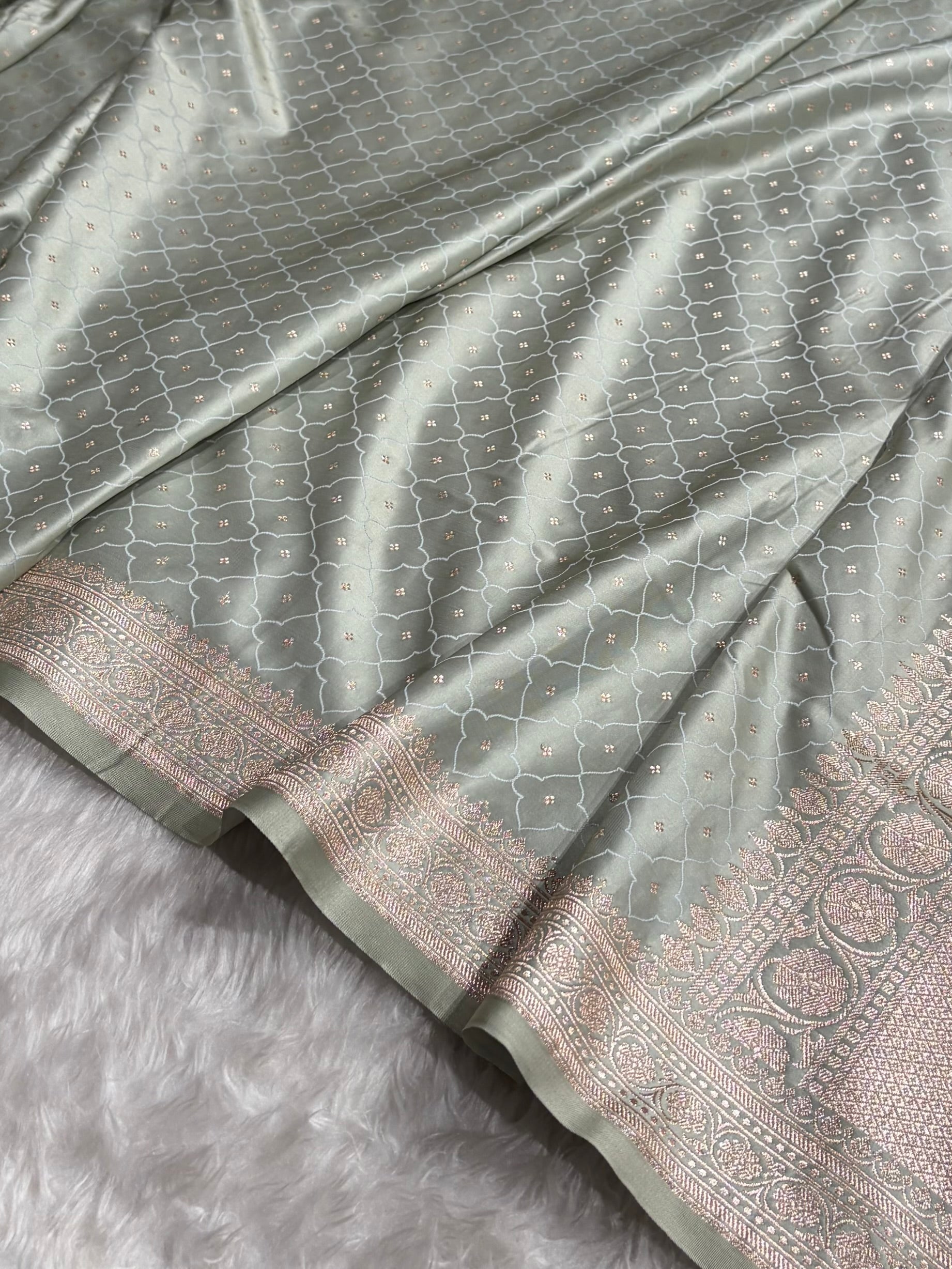 Sage Green Shades Tanchoi Motif Mashru Silk Saree MST-13