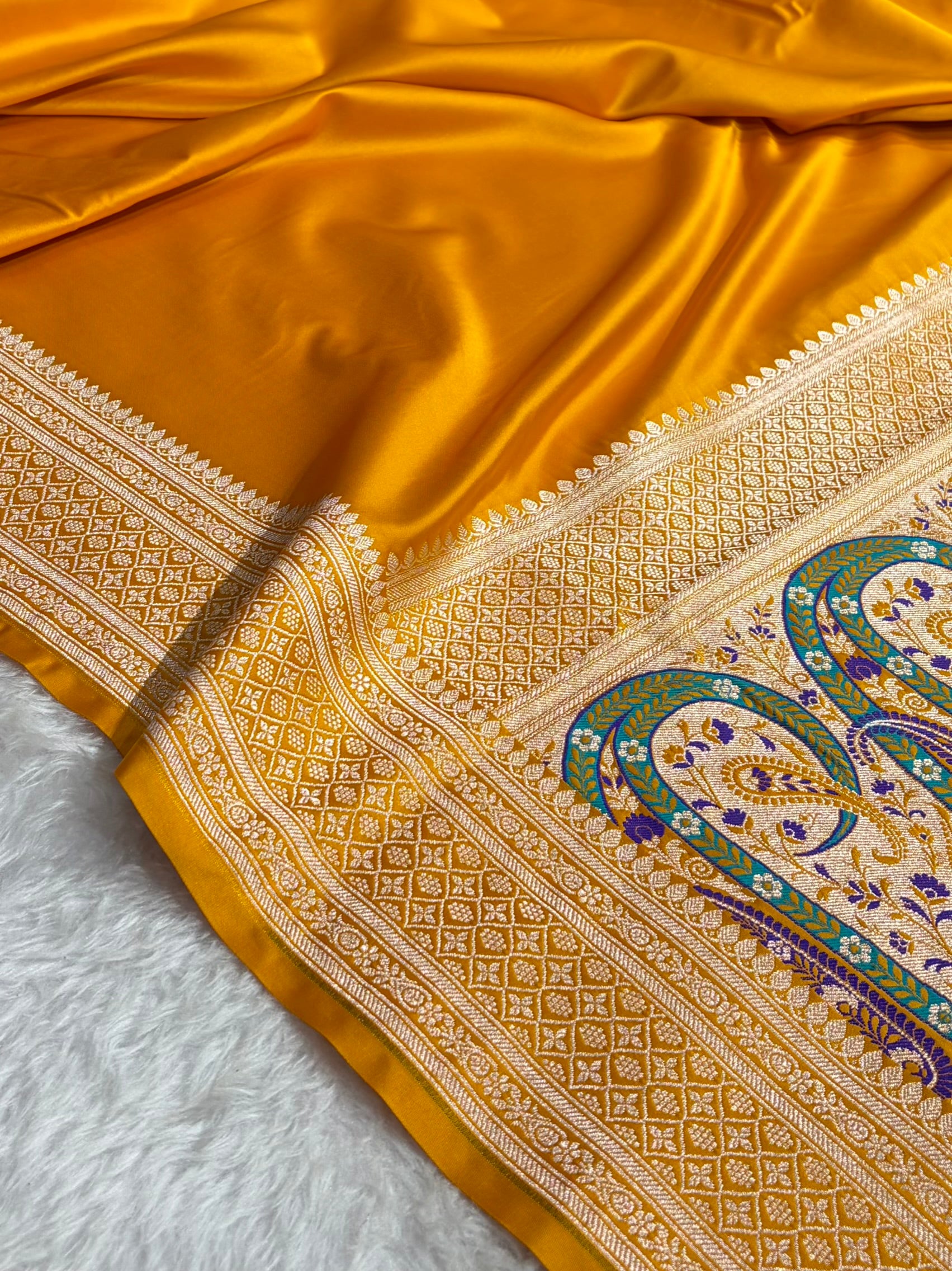 Banarasi Plain Yellow Shades With Minakari Pallu Mashru Silk Saree MS82