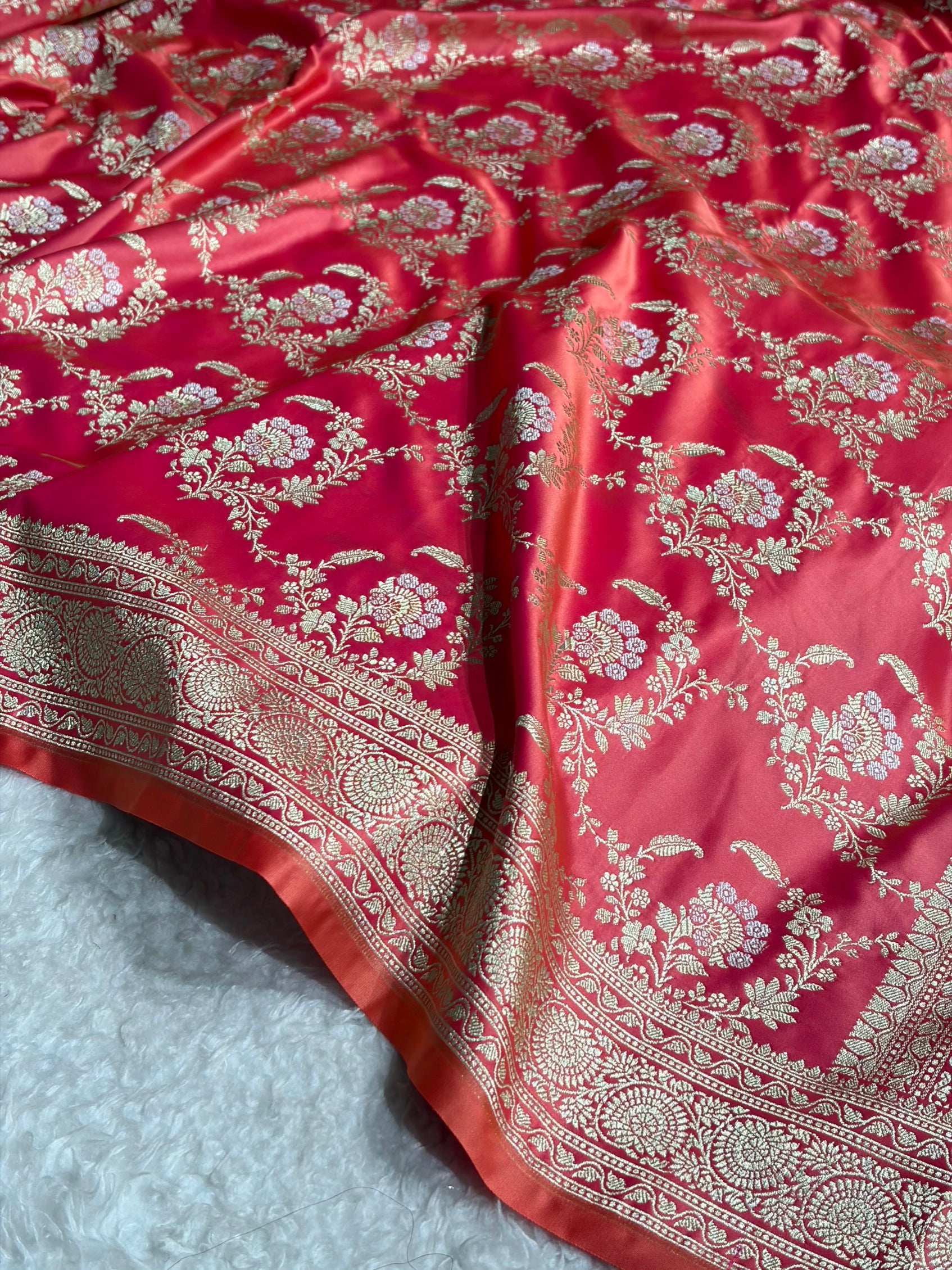 Banarasi Satin Katan Saree With Minakari Jaal Pattern in Gajiri Shades SK126
