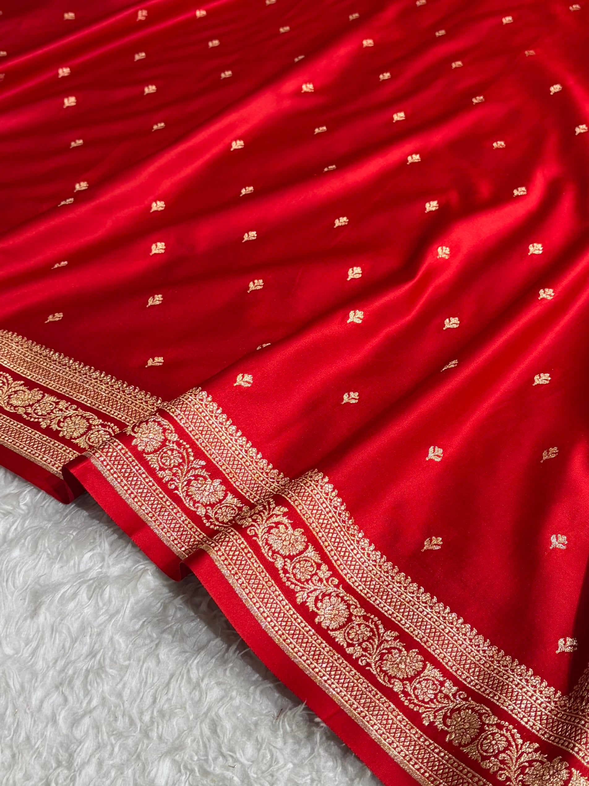 Banarasi Satin Katan Saree Booti Pattern in Red Shades SK128