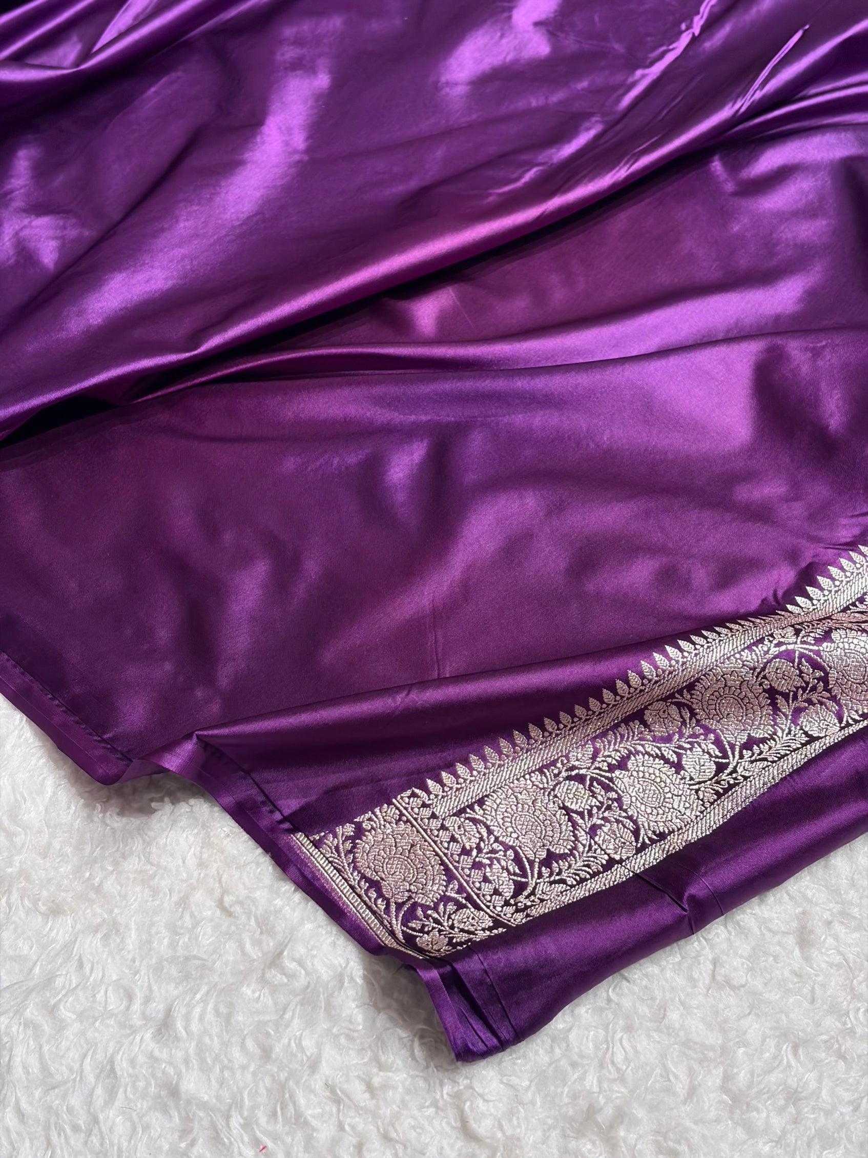 Banarasi Floral Jaal Pattern in Purple Shades Floral Mashru Silk Saree MCS104