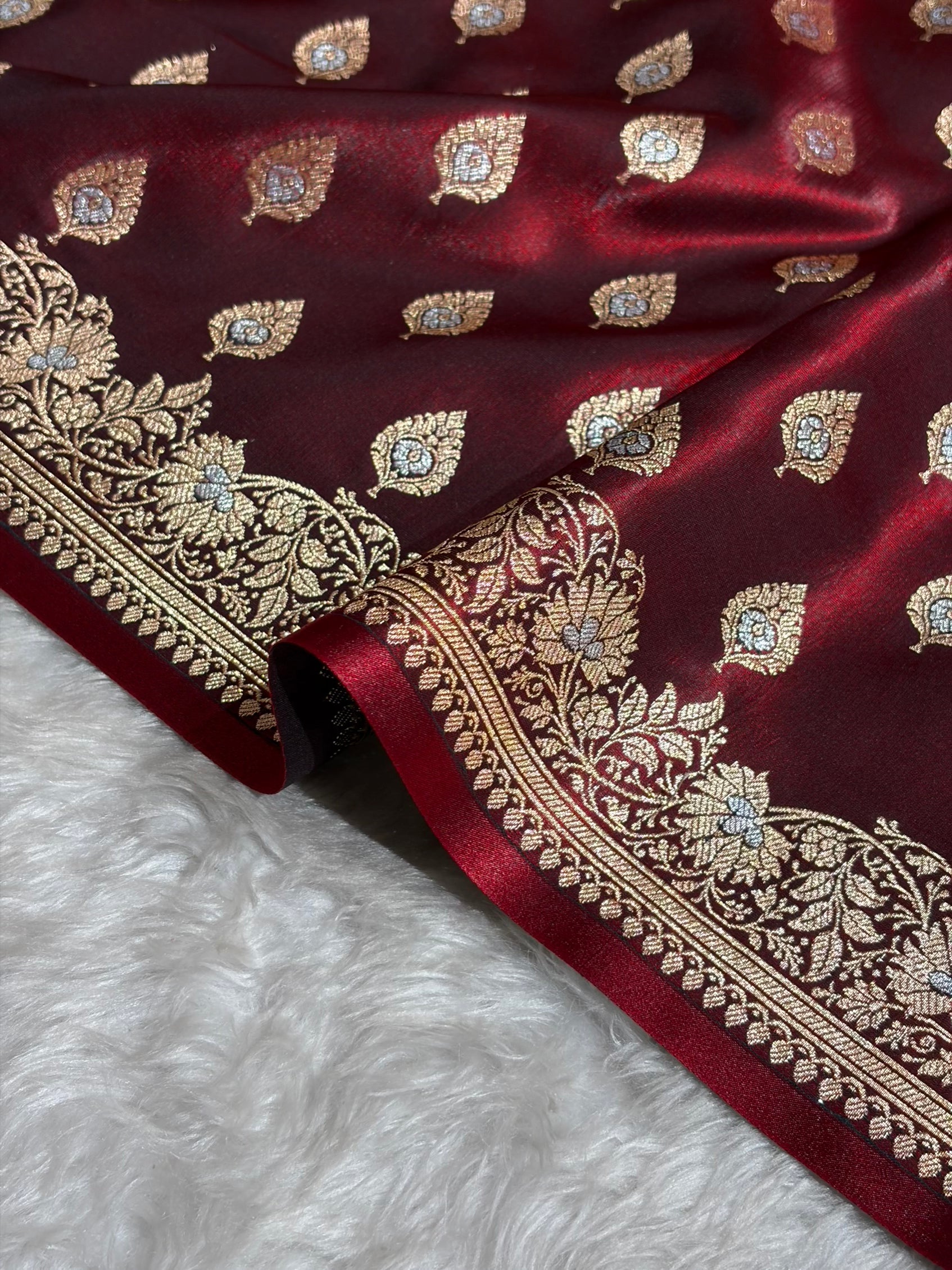 Banarasi Maroon Shades Minakari Booti Pattern Banarasi Satin Silk Saree SS60
