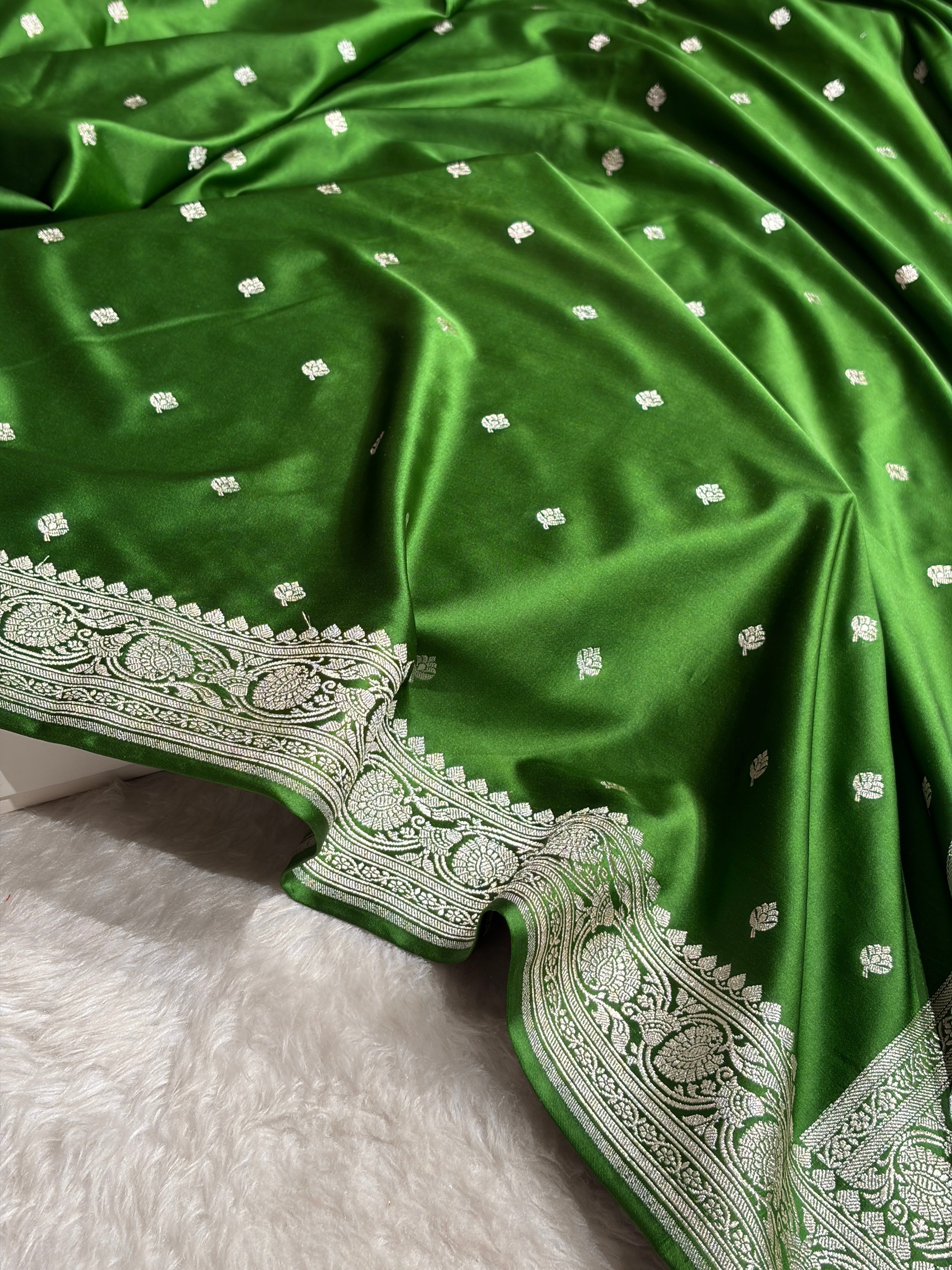 Banarasi Mahndi Booti Mashru Silk Saree MS10