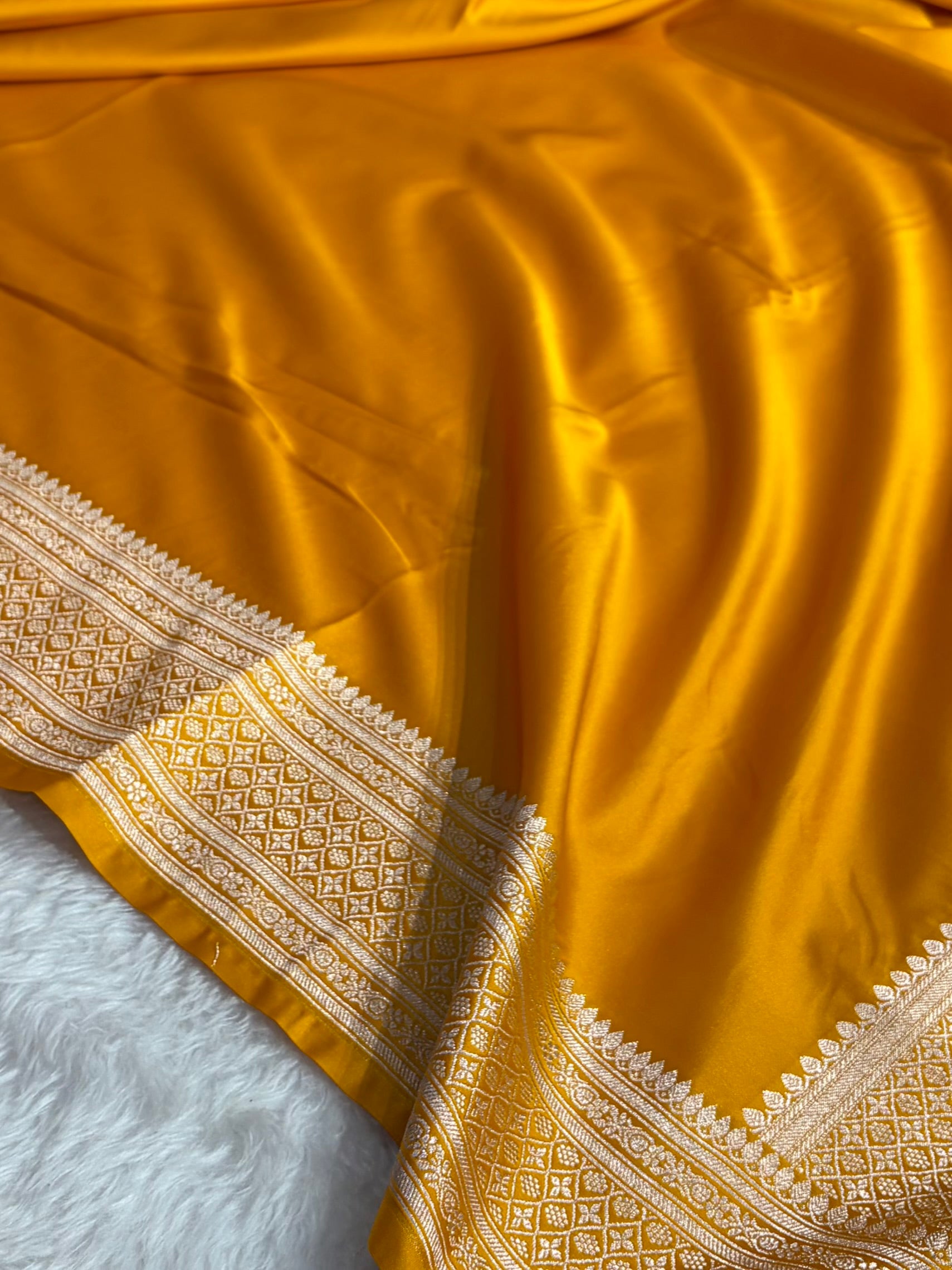 Banarasi Plain Yellow Shades With Minakari Pallu Mashru Silk Saree MS82