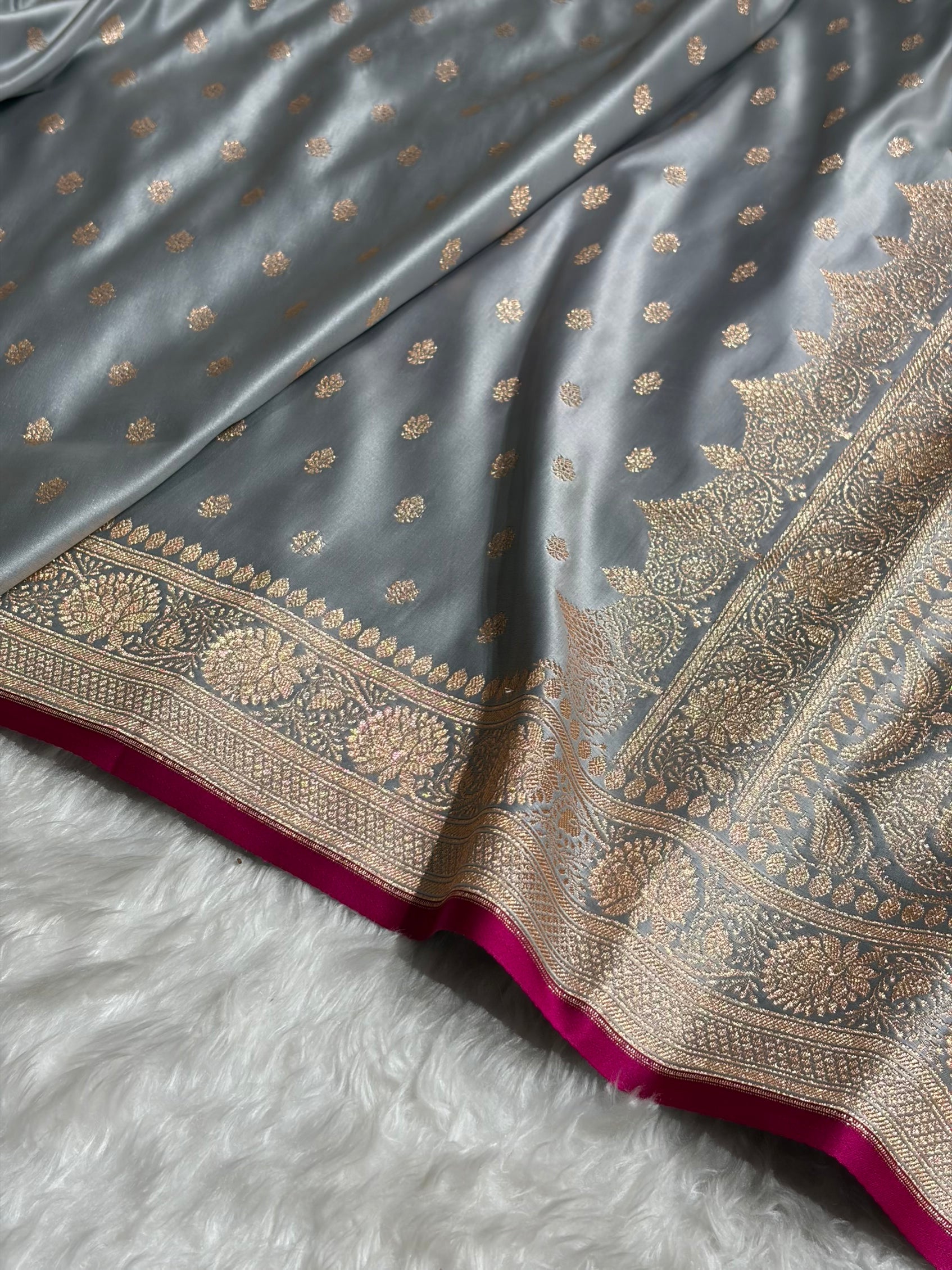 Banarasi Grey Shades Booti Katan Silk Saree SK07