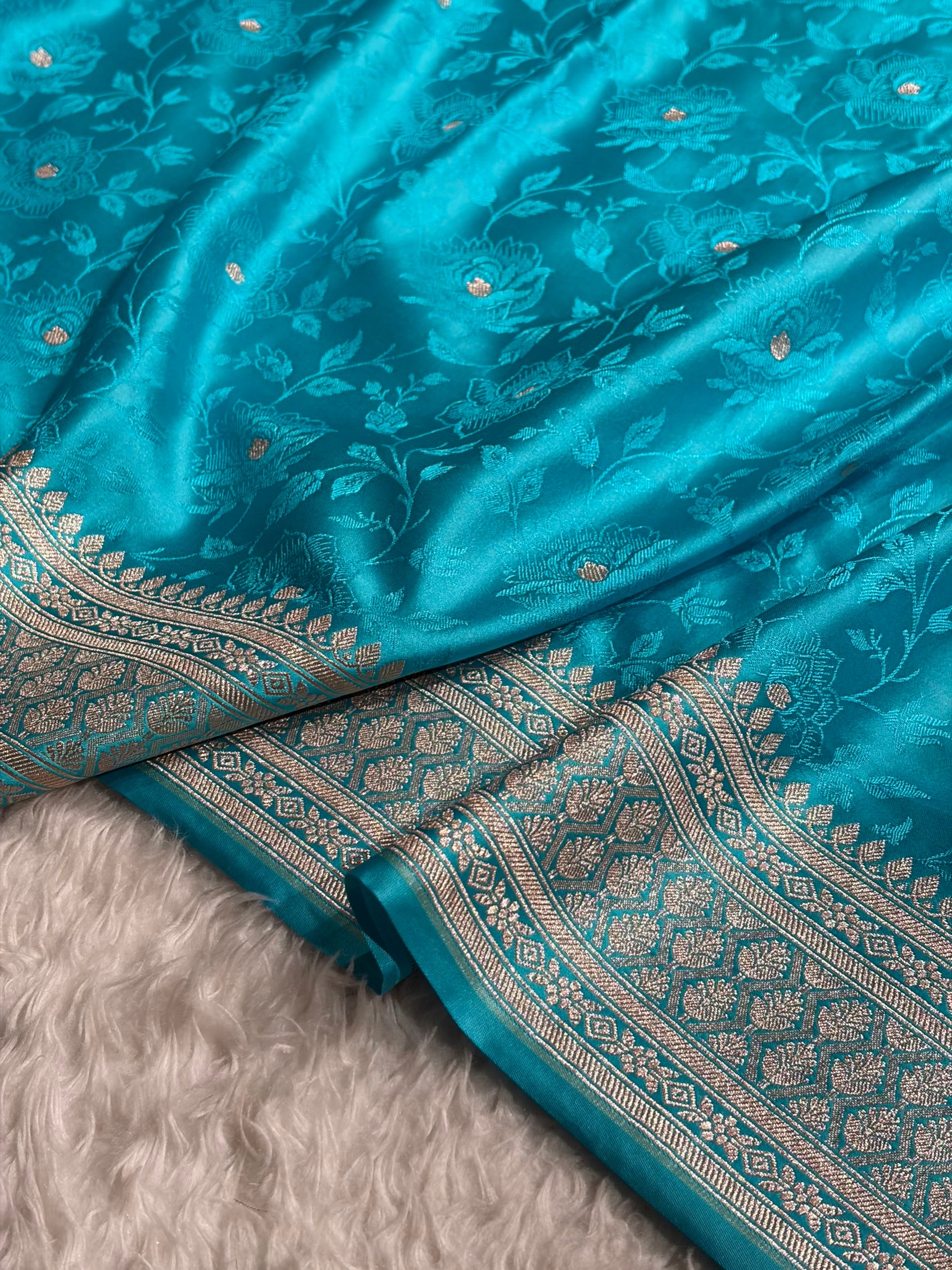Banarasi Firozi Floral Booti Mashru Silk Saree