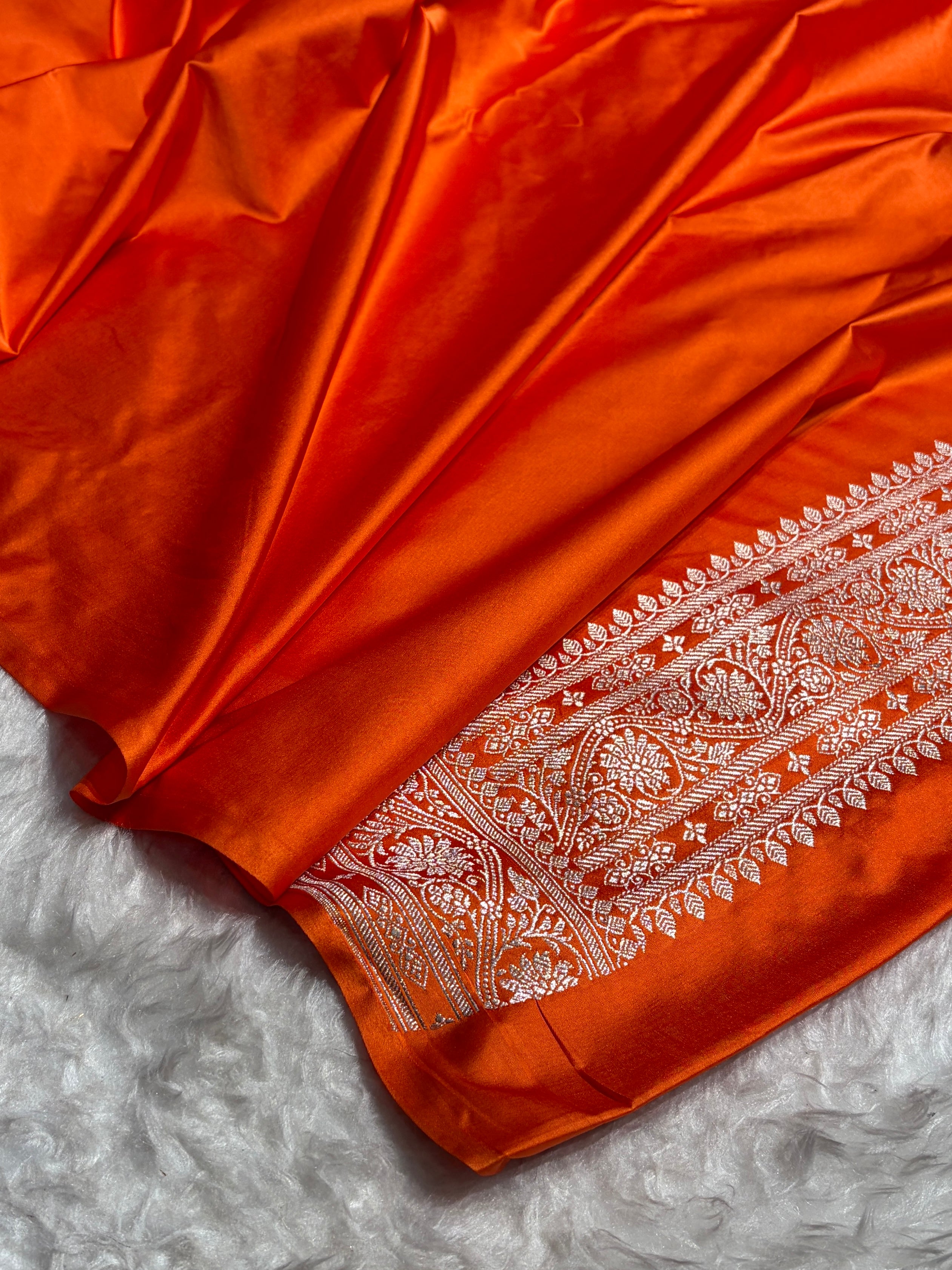 Orange Shades Bananasi Minakari Floral Border Boota Mashru Silk Saree MS66