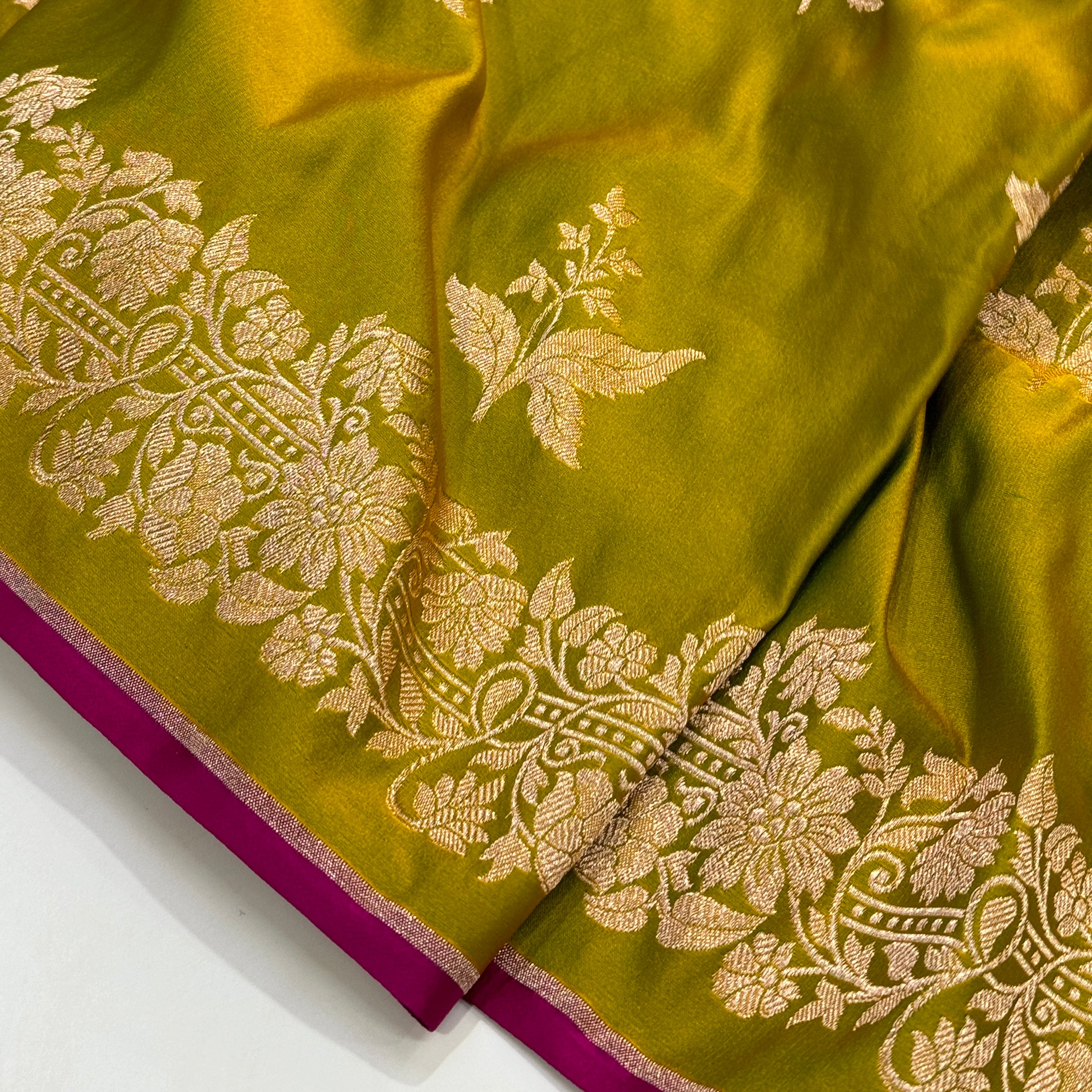 Liril Mehandi Unique Motif Mashru Silk Saree