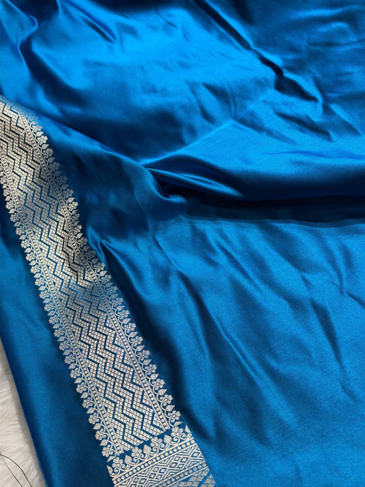 German Blue Shades Jamawar Tanchoi Motif Mashru Silk Saree MST-17