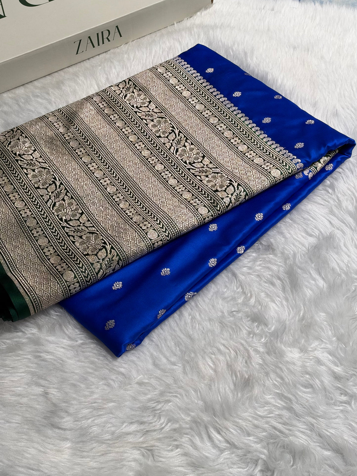 Banarasi Skirt pattern Royal blue and Bottle green Contrast Mashru silk saree MCS112