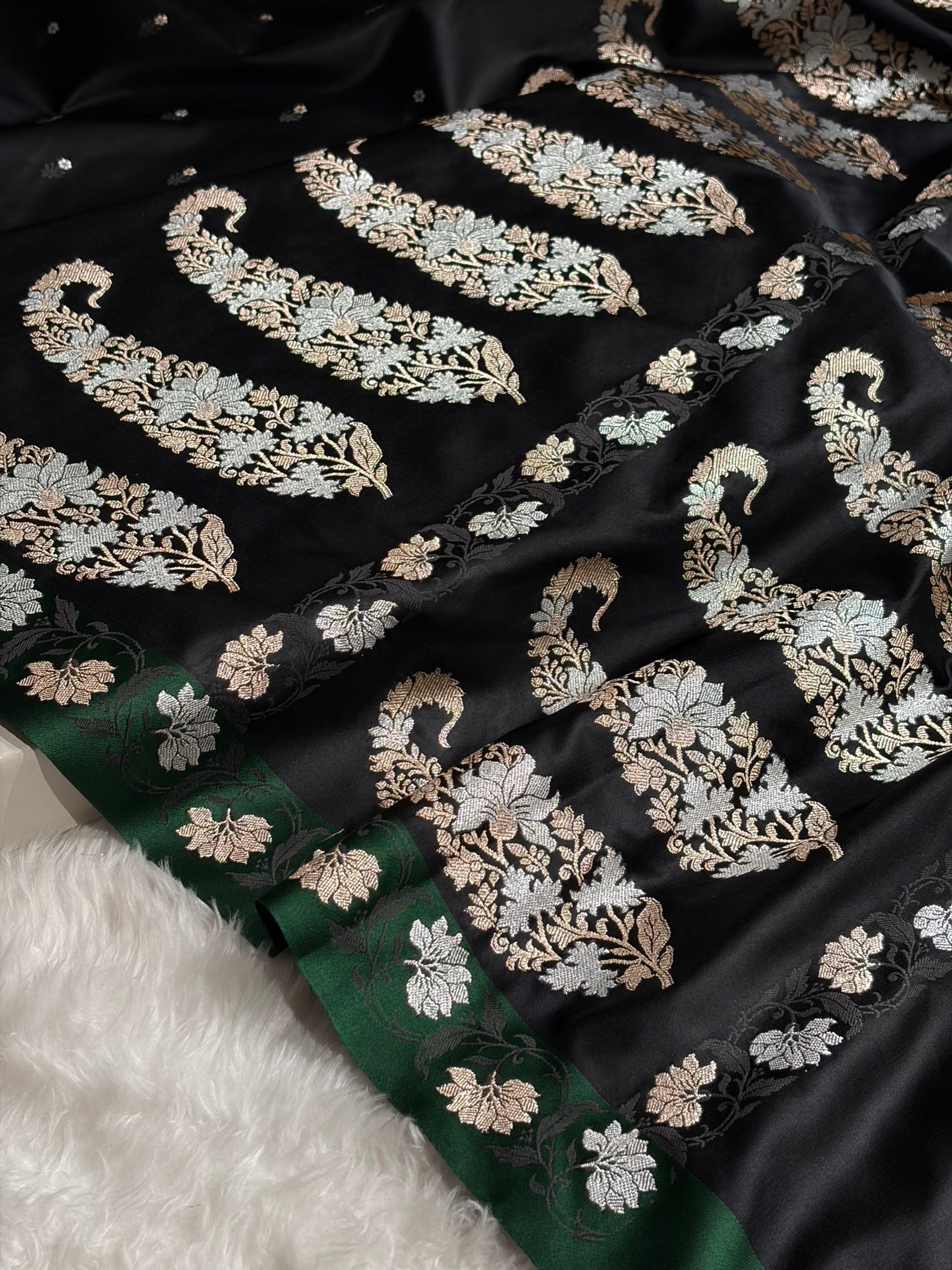 Black With Bottle Green Floral Boota With Floral Border Mashru Silk Saree MSM-78