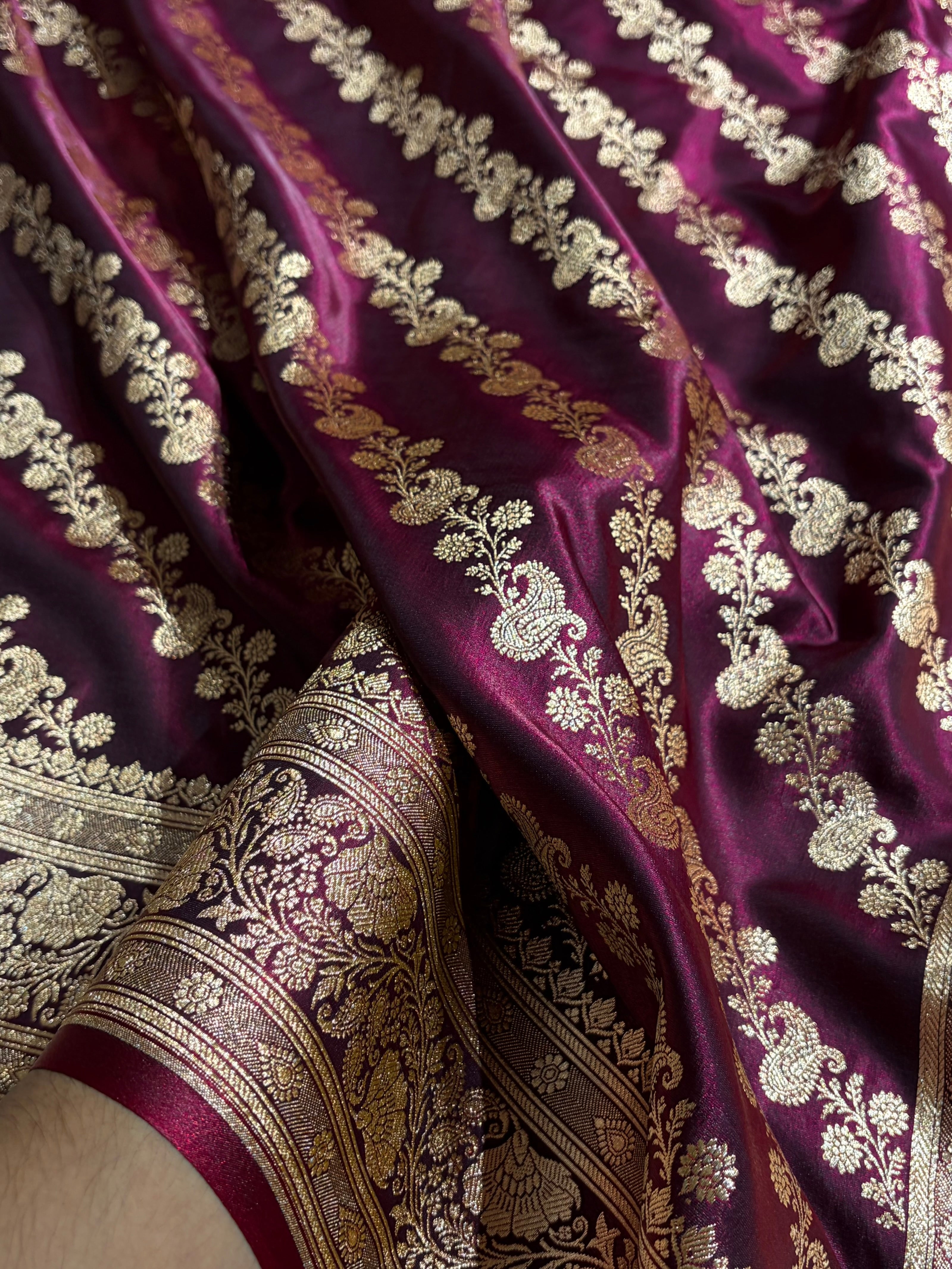 Banarasi Wine Shades Cross Pattern Banarasi Satin Silk Saree SS51