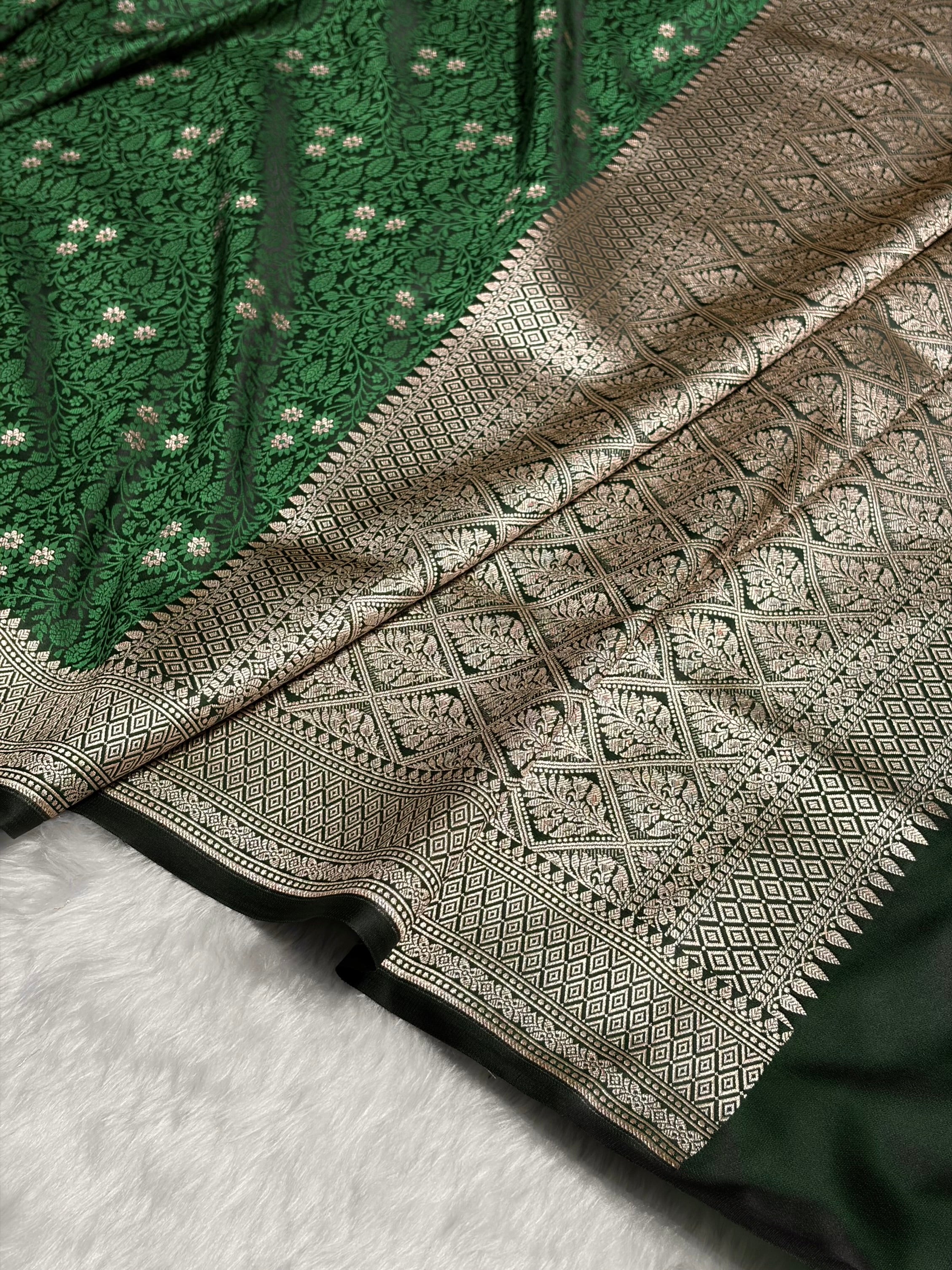 Bottle Green Shades Tanchoi Motif Mashru Silk Saree MST-12