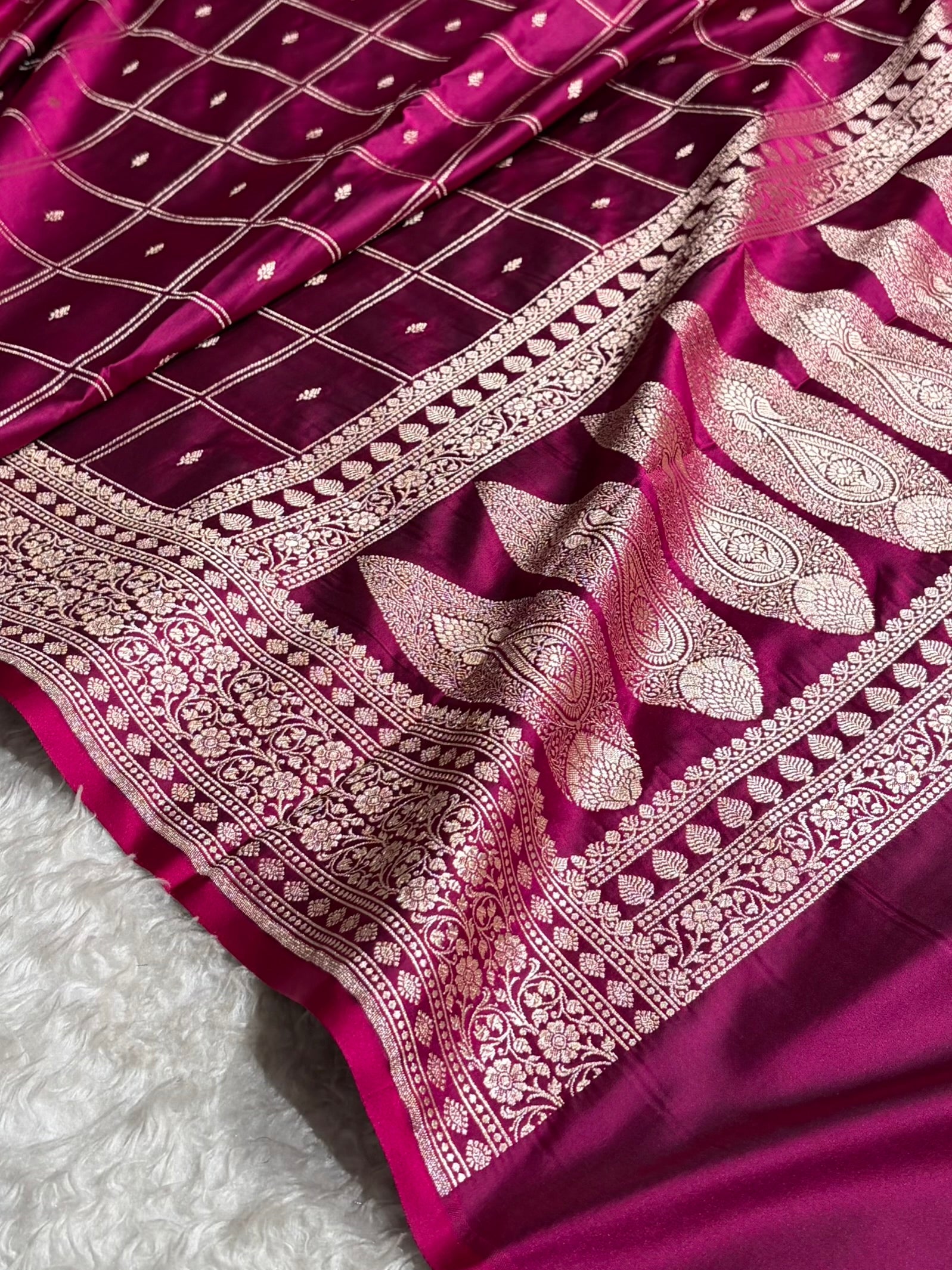 Wine Shades Banarasi With Floral Border Mashru Silk Saree MSM-124