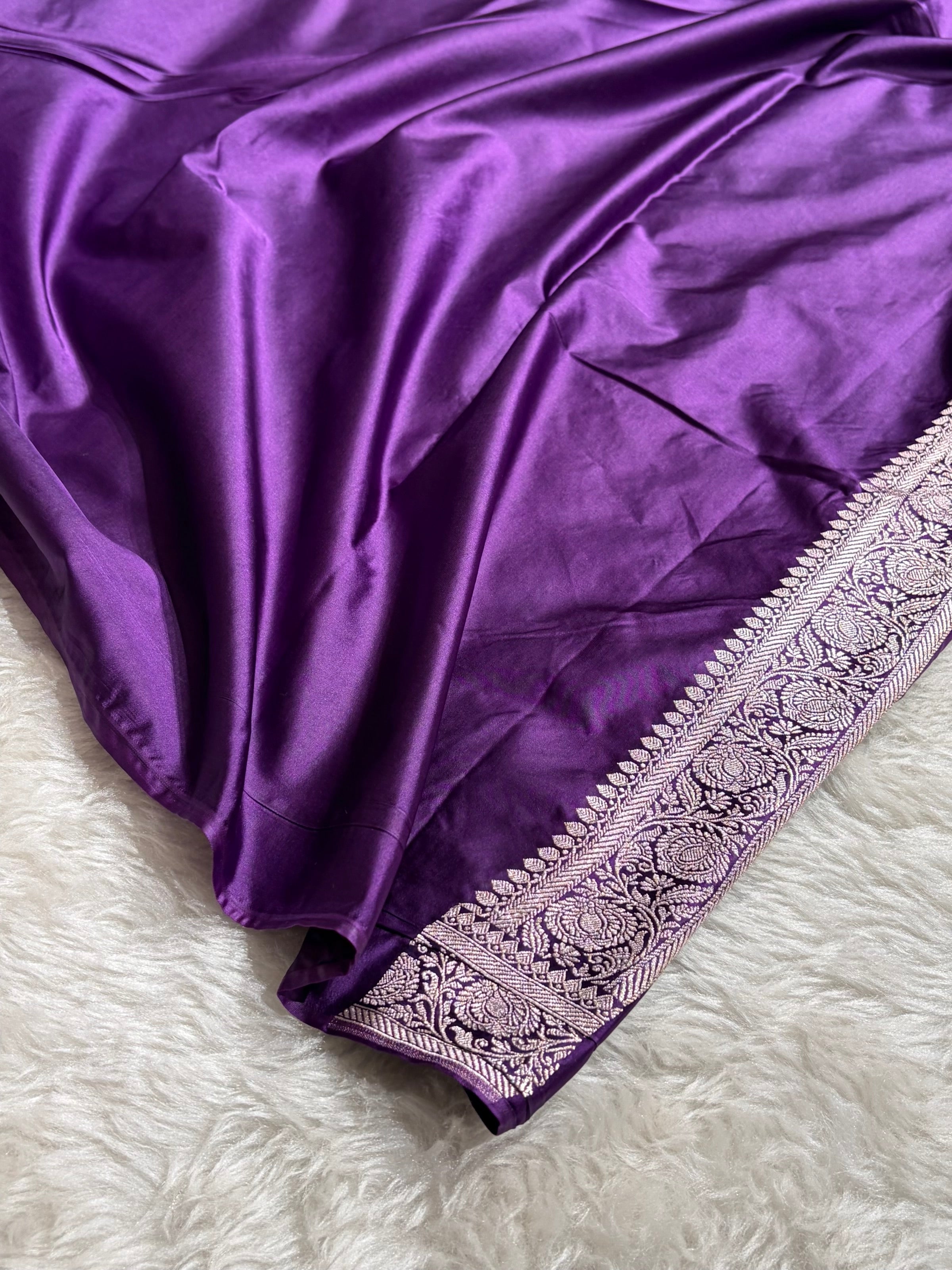 Banarasi Floral Jaal Pattern in Purple Shades Floral Mashru Silk Saree MCS98