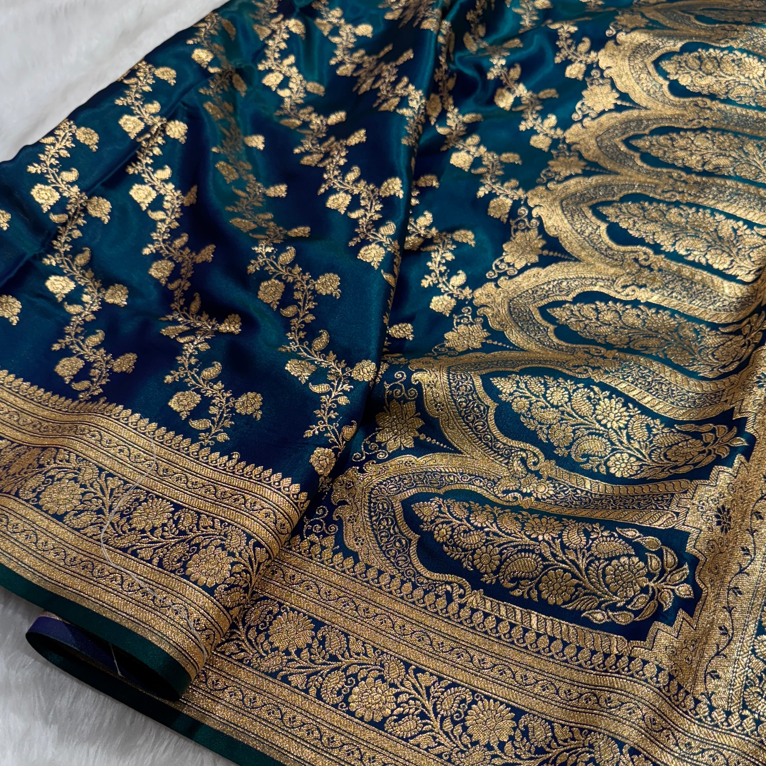 Ultra Light Weight Satin Silk Cross in Peacock Green Shades SS11