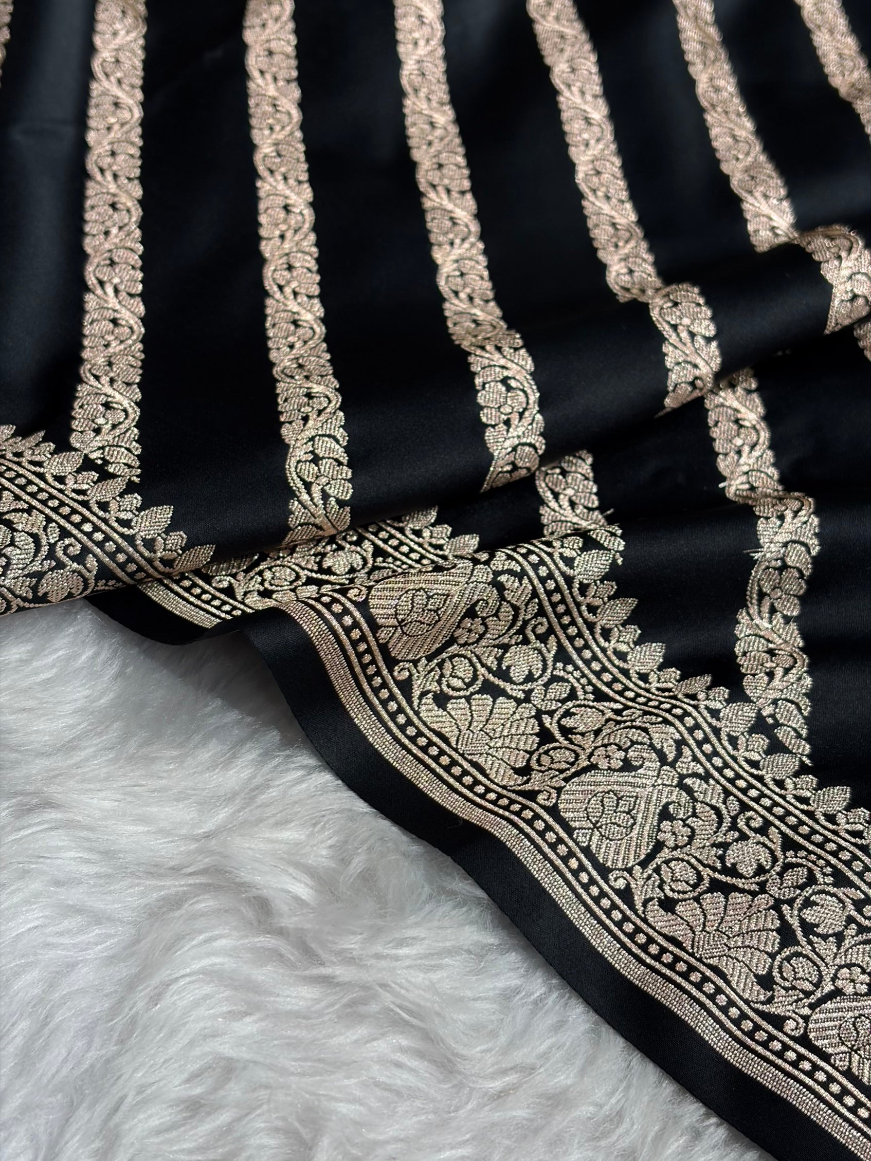 Black With Floral Border Mashru Silk Saree MSM-98