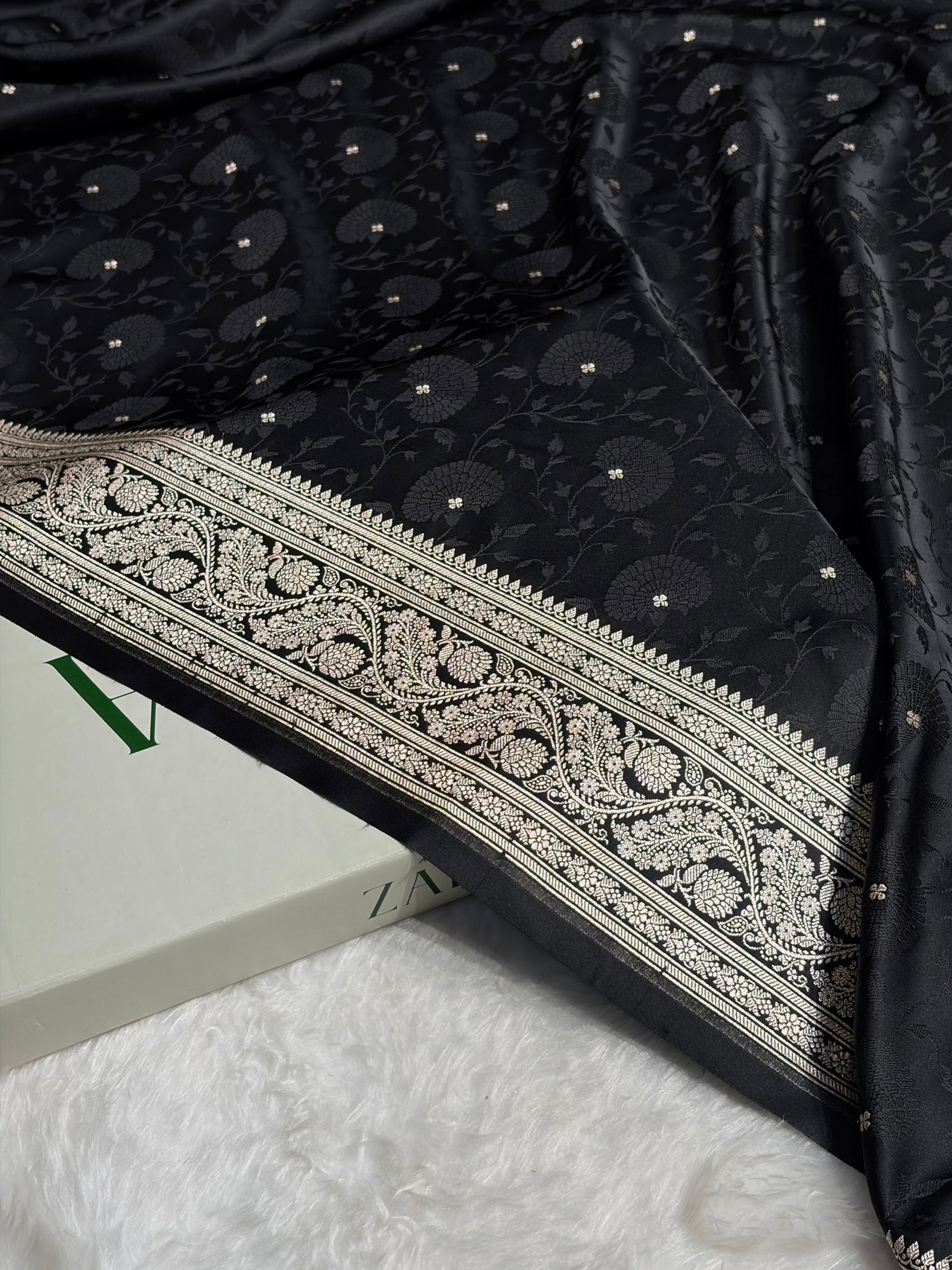 Black Shades Tanchoi Motif Mashru Silk Saree MST-11