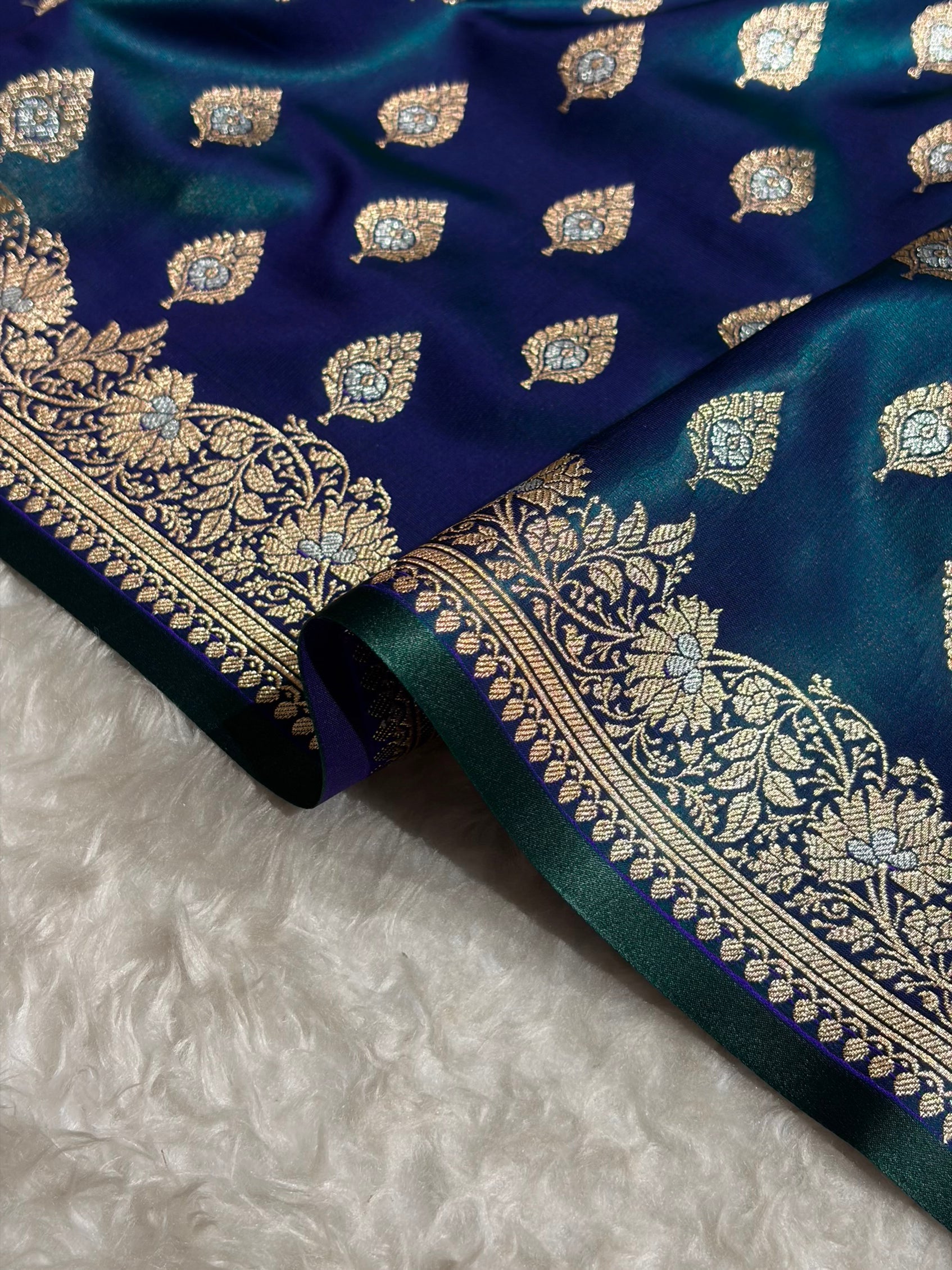 Banarasi Peacock Shades Minakari Booti Pattern Banarasi Satin Silk Saree SS60