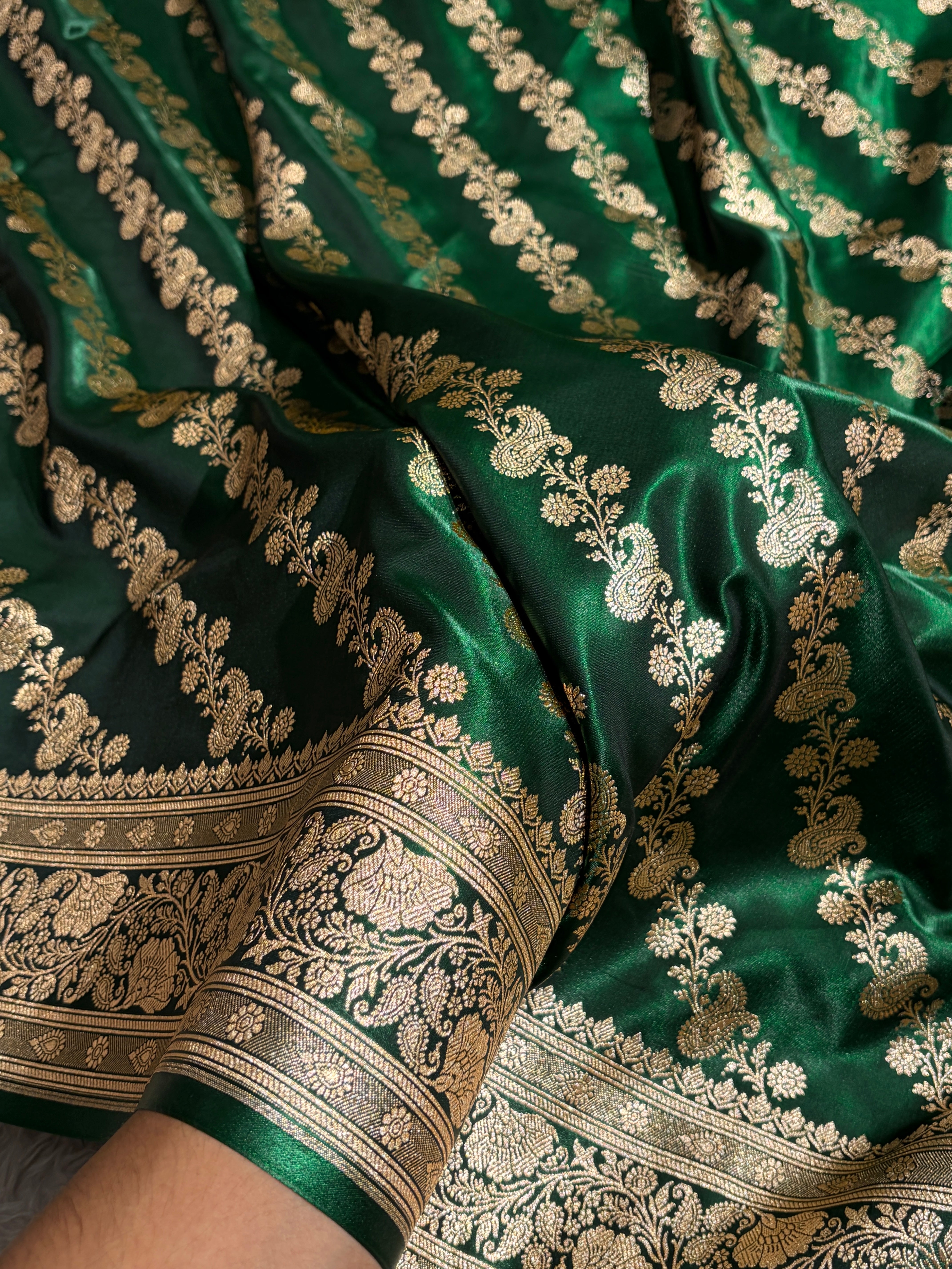 Banarasi Bottle Green Shades Cross Pattern Banarasi Satin Silk Saree SS51