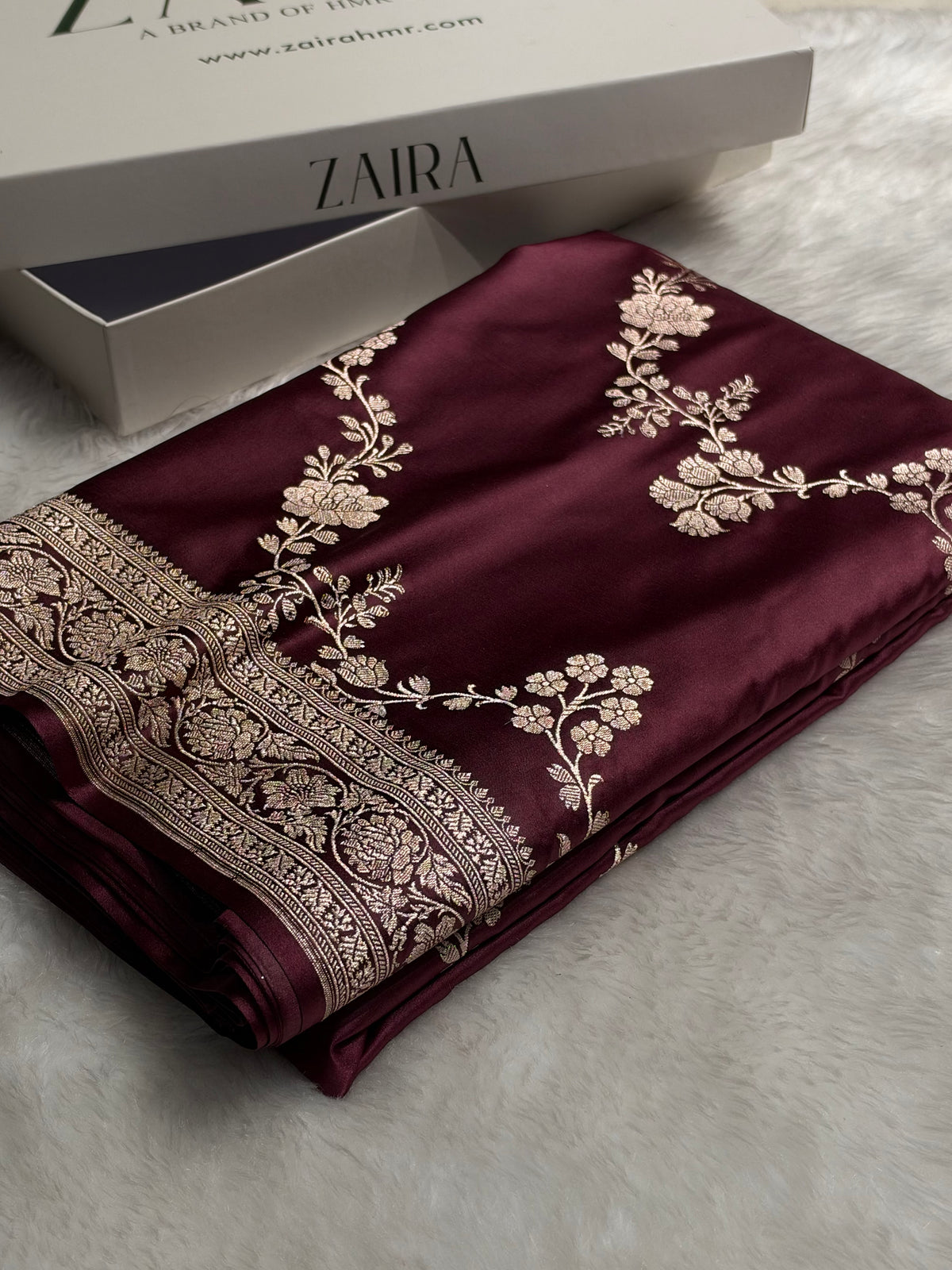 Traditional Banarasi Floral Cross Pattern in Burgundy Shades Floral Mashru Silk Saree MCS110