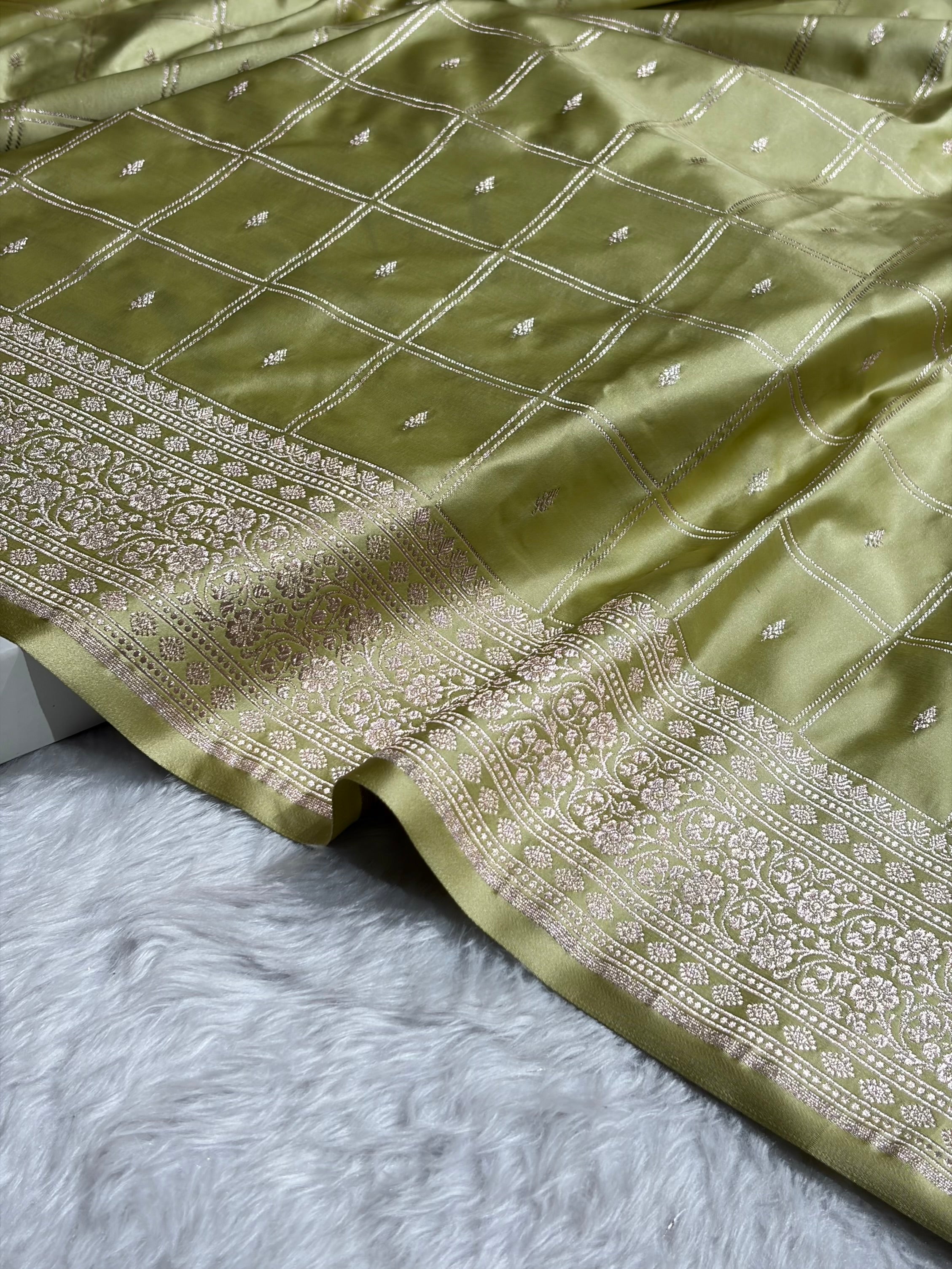 Pista Shades Banarasi With Floral Border Mashru Silk Saree MSM-124