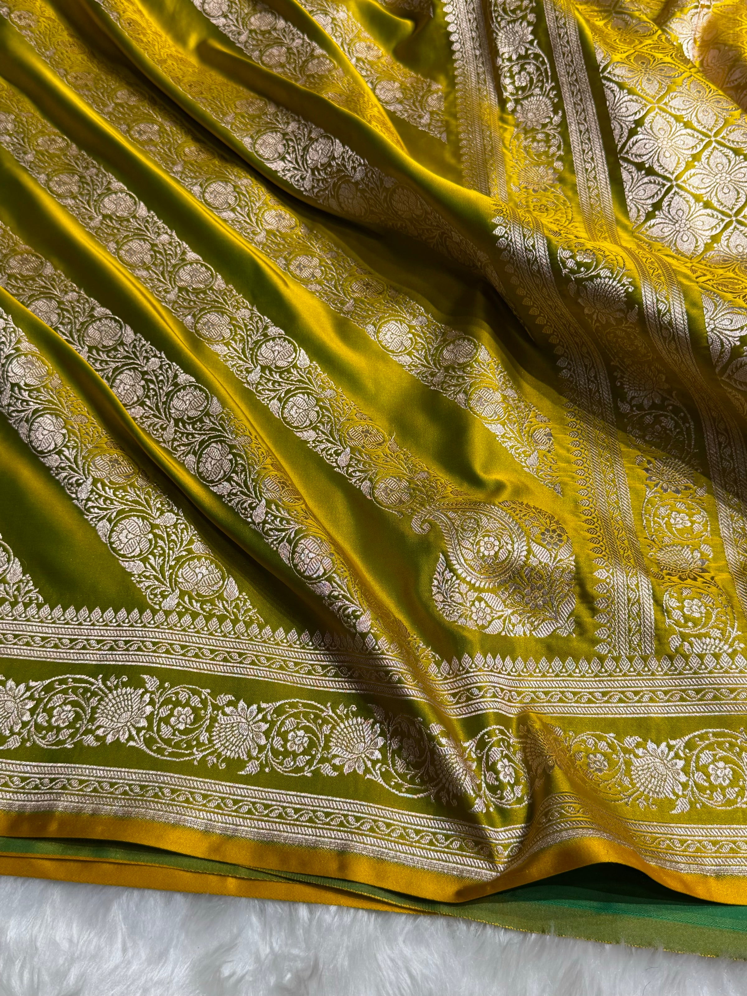 Liril Mahendi Shades Banarasi Cross Pattern Floral Mashru Silk Saree MSM-102