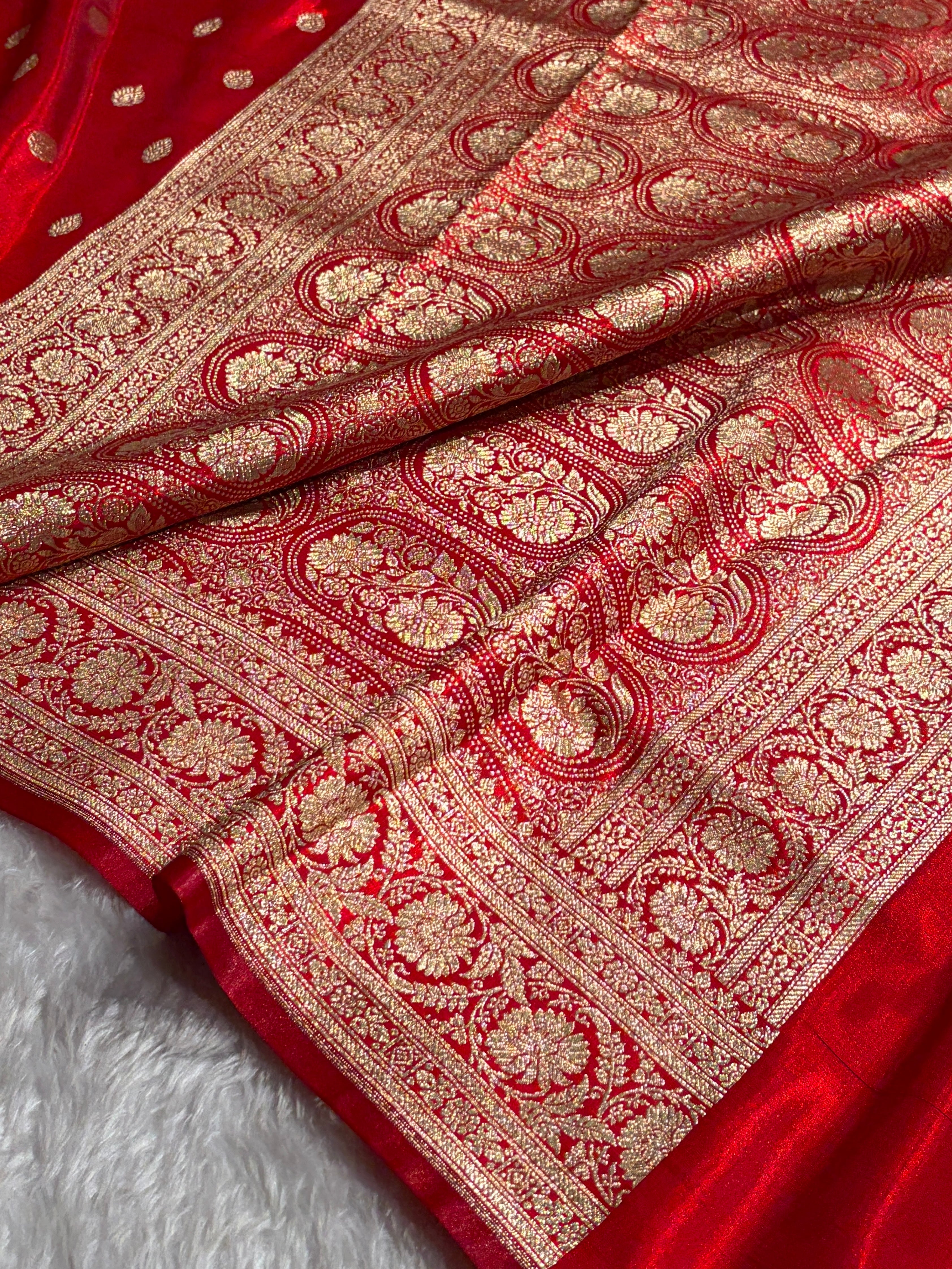 Red Shades Boota Pattern Banarasi Satin Silk Saree. SS45