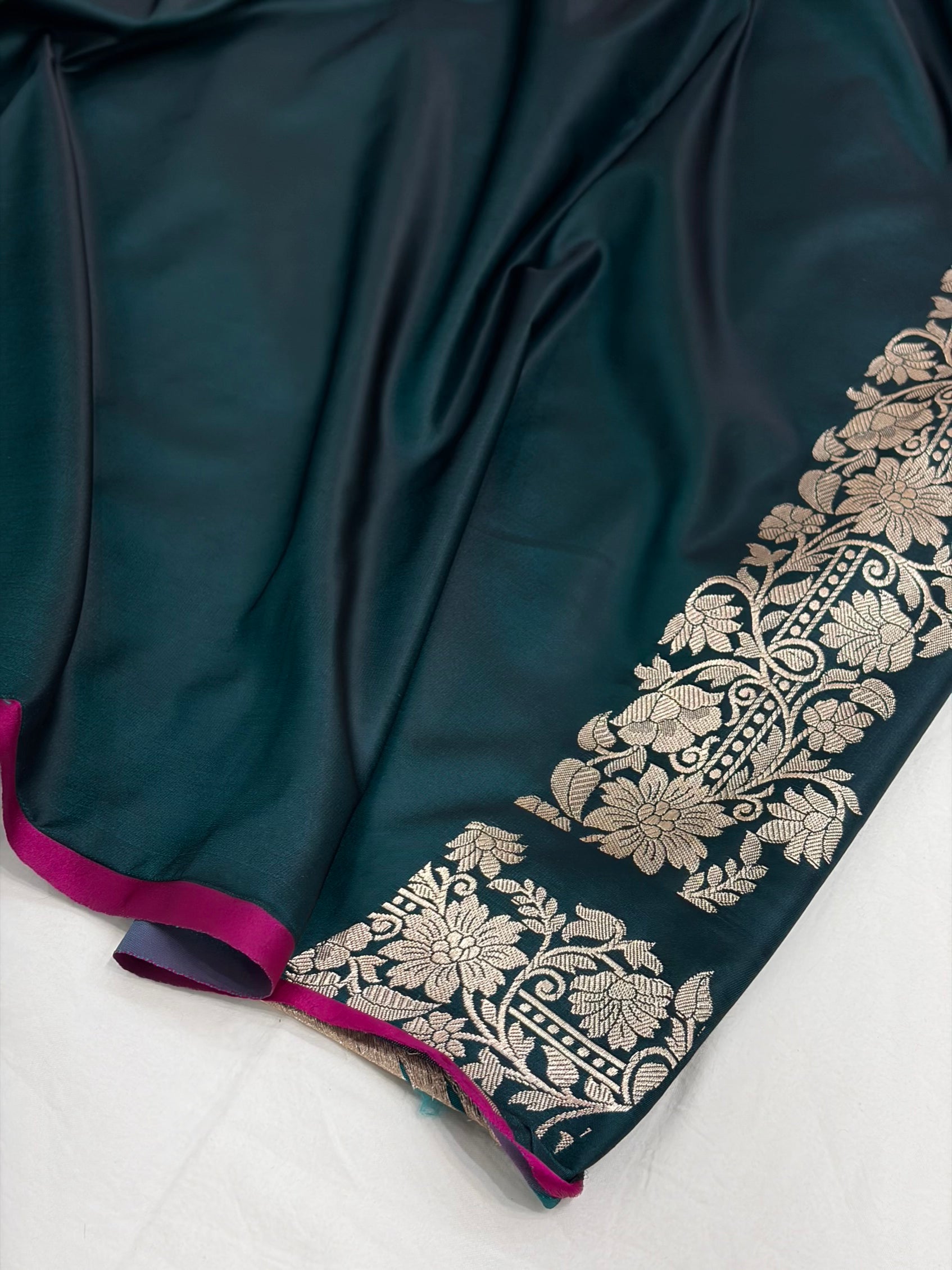 Rama Shade With Booti Pattern Mashru Silk Saree