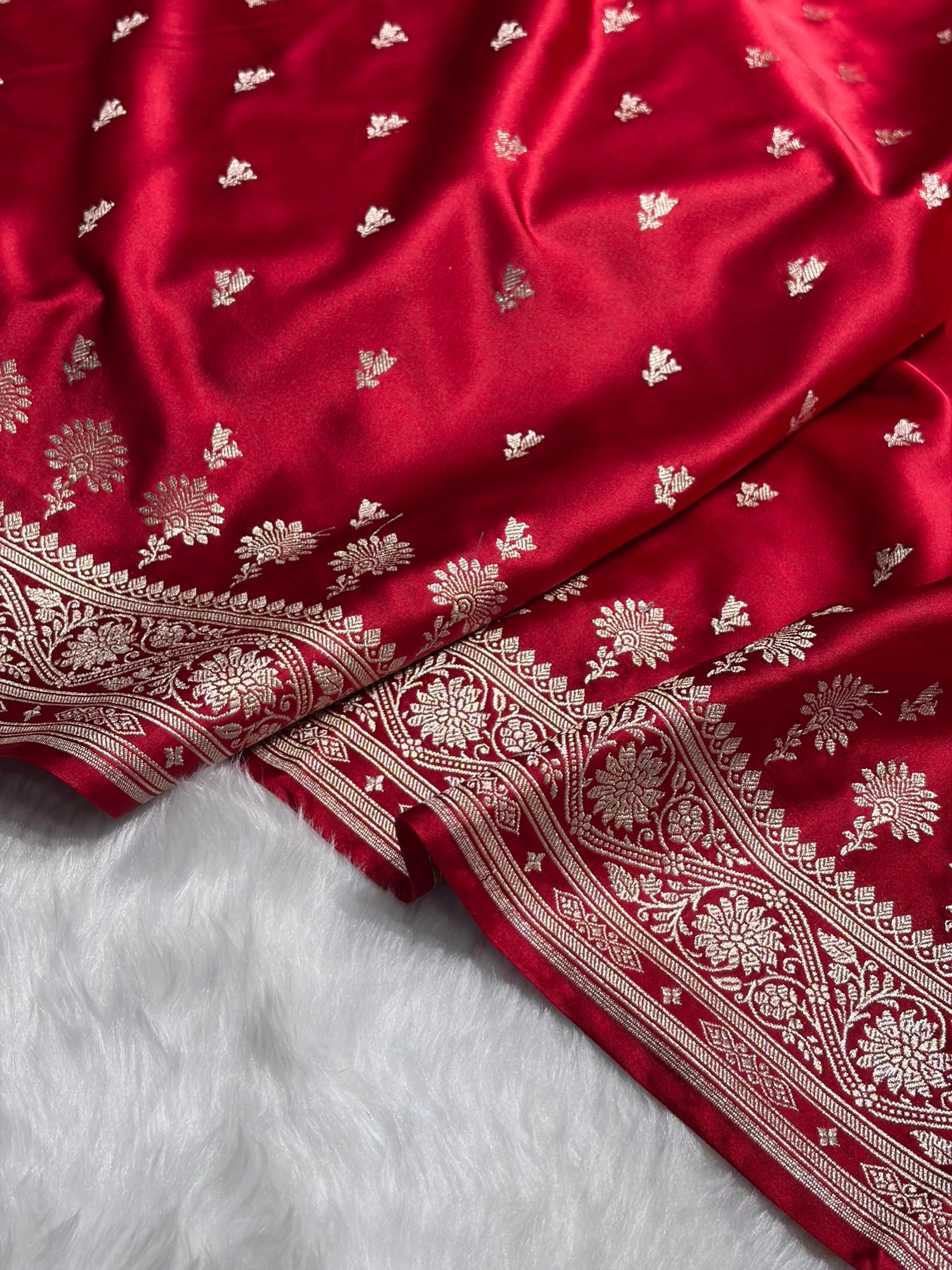 Banarasi Maroon Shades Floral Mashru Silk Saree MS89
