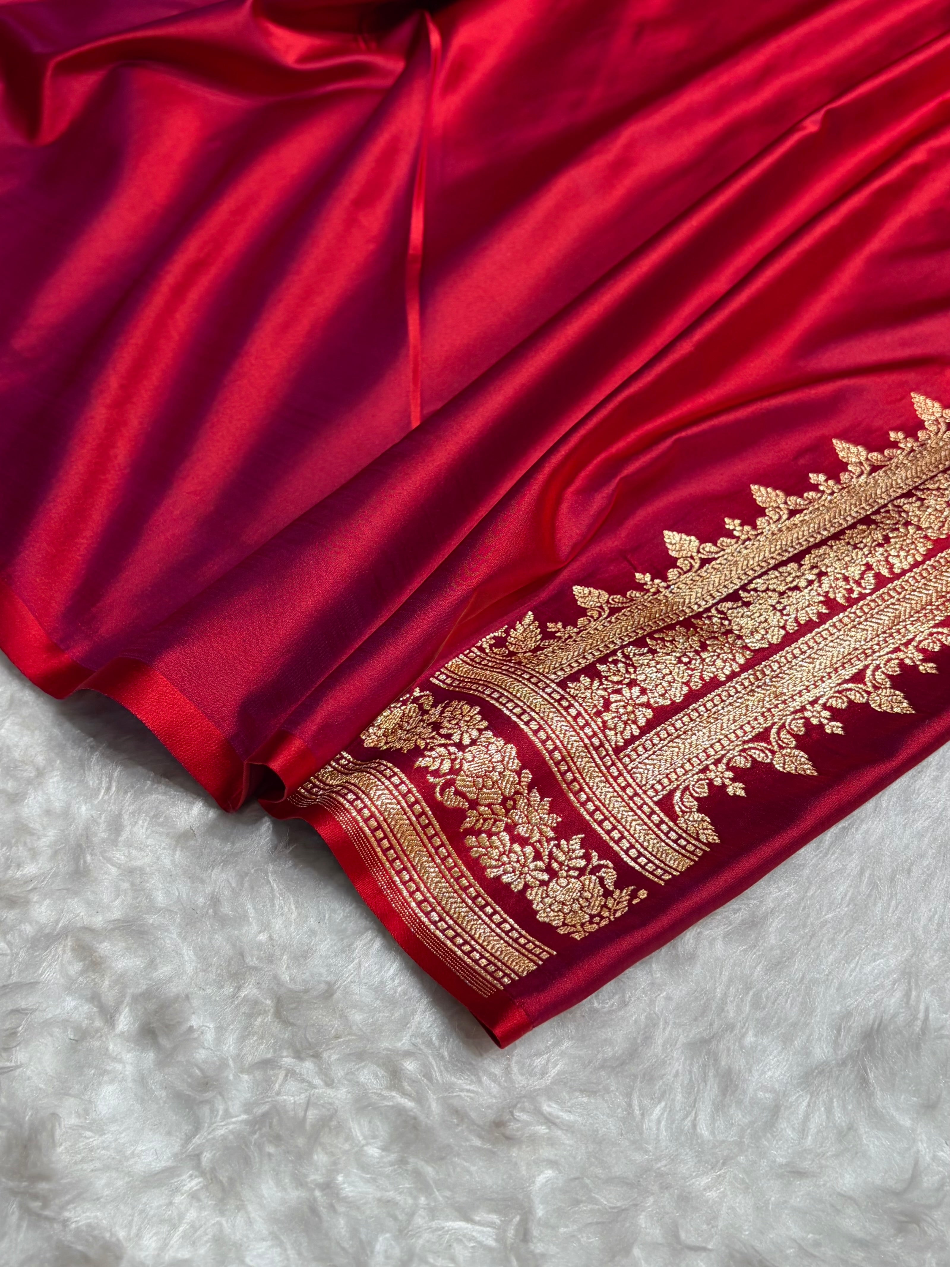 Magentic Red Floral Pattern Satin Katan Silk Saree SK76