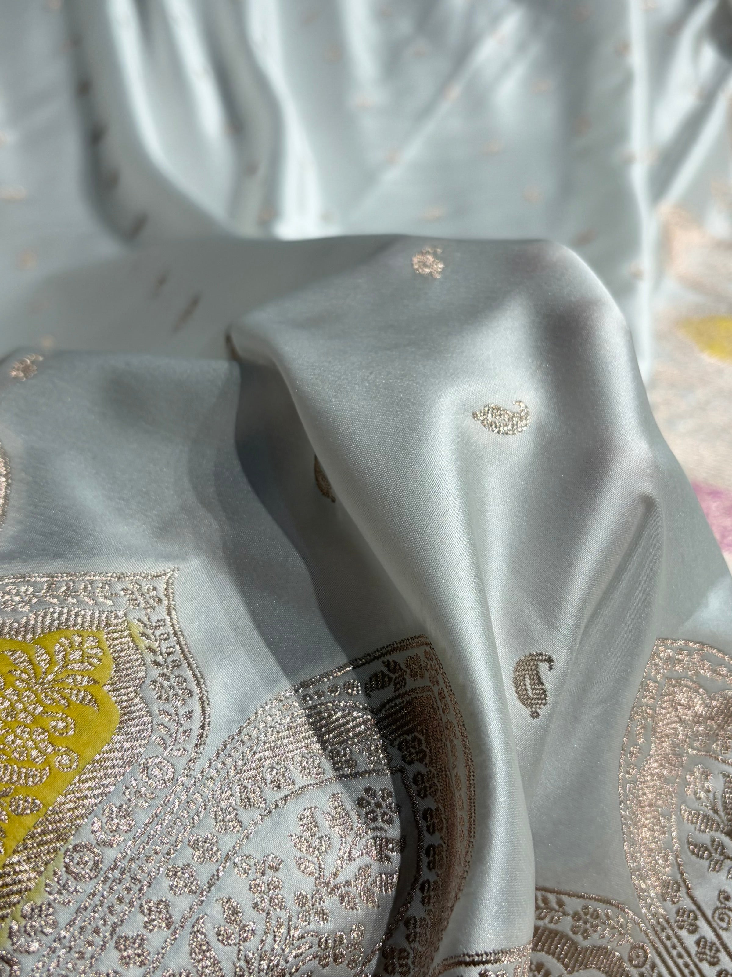 Skirt Border White Minakari Mashru Silk Saree WMS13